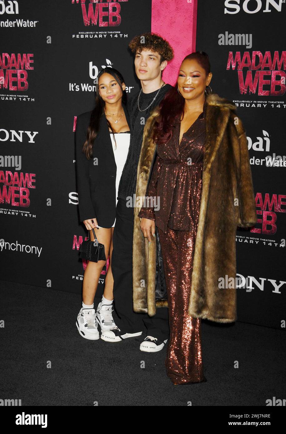 LOS ANGELES, KALIFORNIEN – 12. FEBRUAR: Garcelle Beauvais und seine Familie nehmen an der Weltpremiere von „Madame Web“ von Sony Pictures im Regency Village Theater Teil Stockfoto