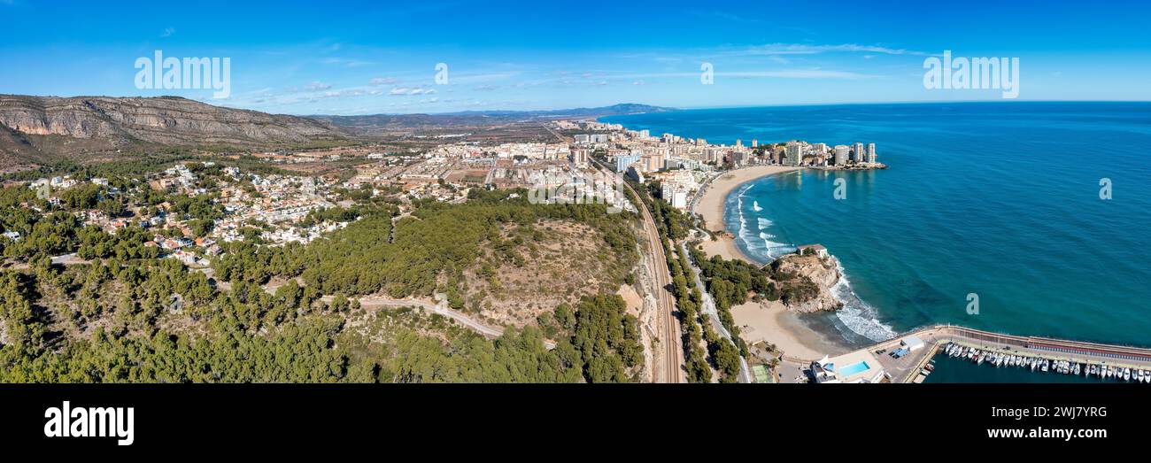 Orpesa, Oropesa Del Mar, Spanien: Mittelmeer-Küstenpanorama in Valencia Gemeinschaft. Stockfoto