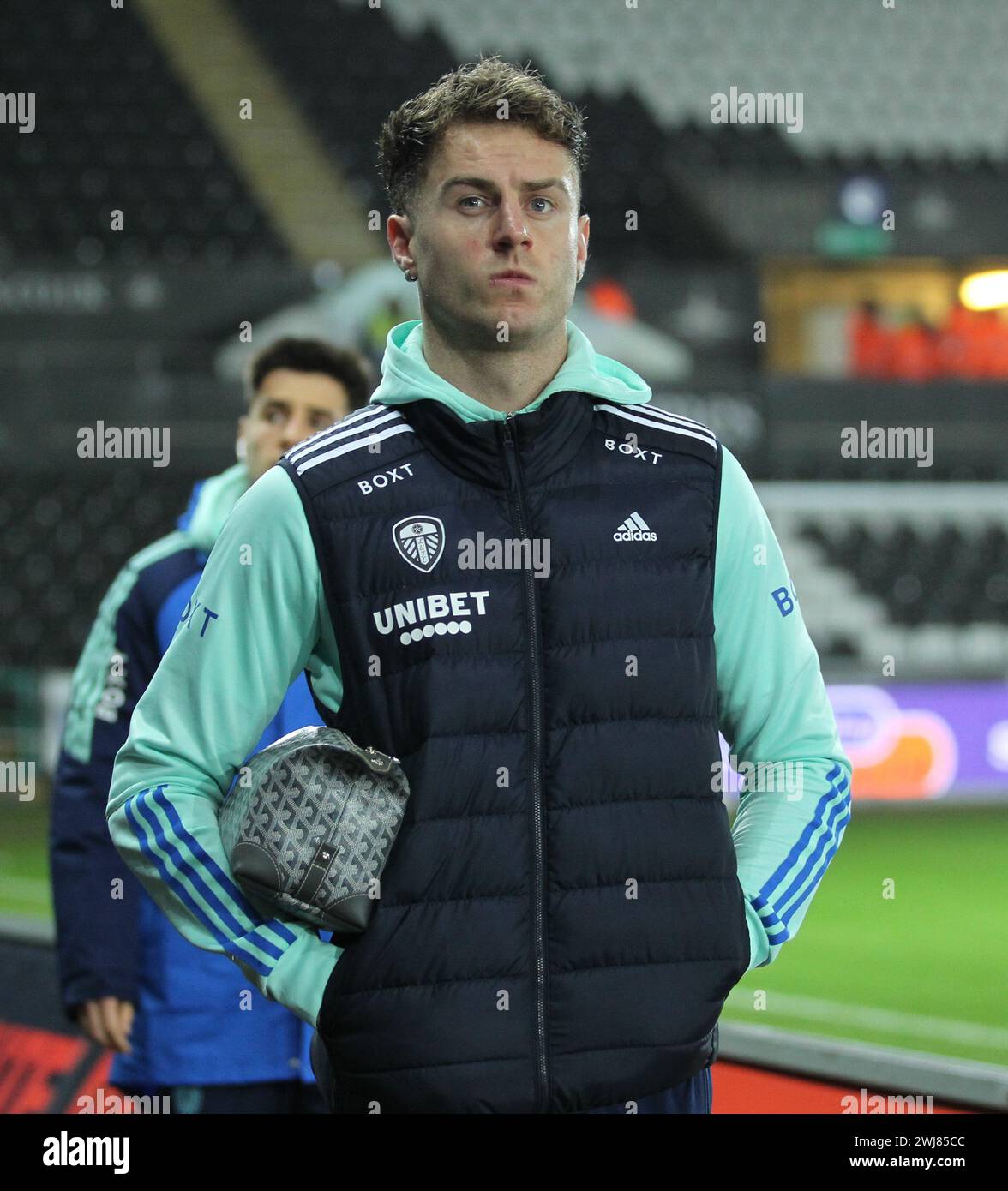 Swansea.com Stadium, Swansea, Großbritannien. Februar 2024. EFL Championship Football, Swansea City gegen Leeds United; Joe Rodon von Leeds United kommt ins Stadion Credit: Action Plus Sports/Alamy Live News Stockfoto