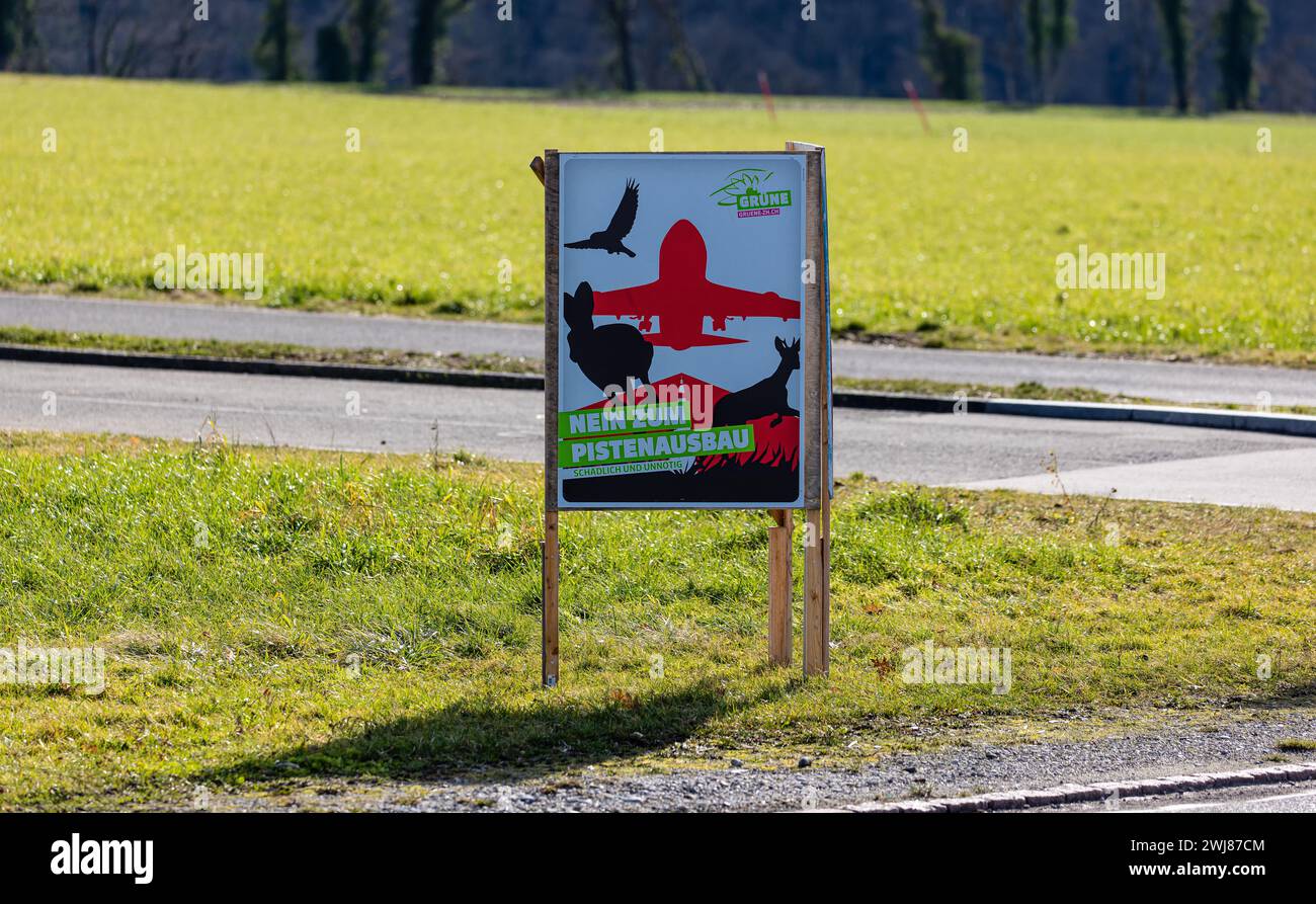 Links das Abstimmungsplakat der Grünen Partei des Kantons Zürich, rechts das Abstimmungsplakat des überparteilichen Komitees. Beide Plakate wollen ein Stockfoto