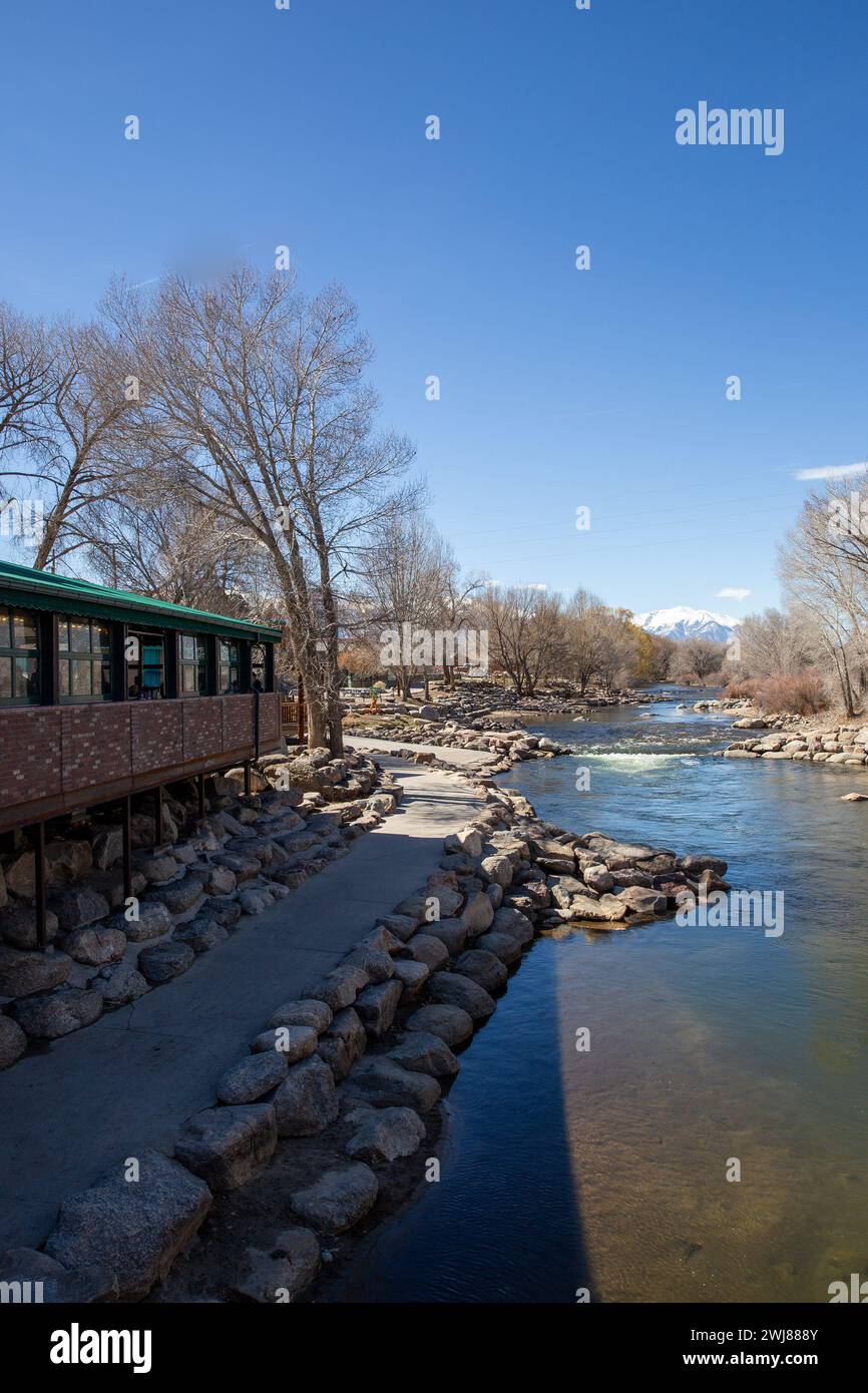 Creek in Salida Colorado im Frühling Stockfoto