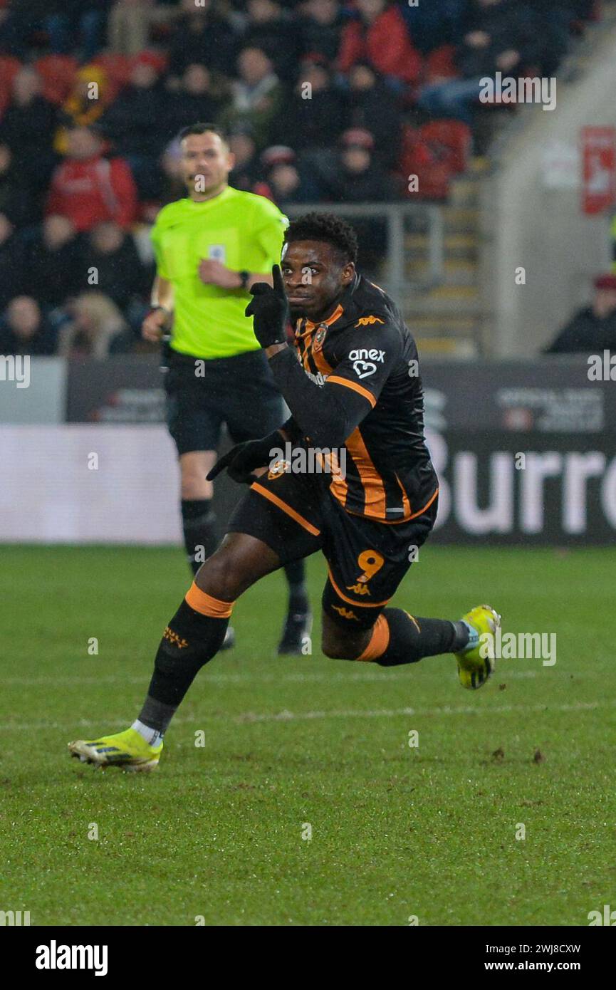 Noah Ohio aus Hull City feiert sein Ziel, es 1-0 während des Sky Bet Championship Matches Rotherham United gegen Hull City im New York Stadium, Rotherham, Vereinigtes Königreich, 13. Februar 2024 (Foto: Craig Cresswell/News Images) Stockfoto