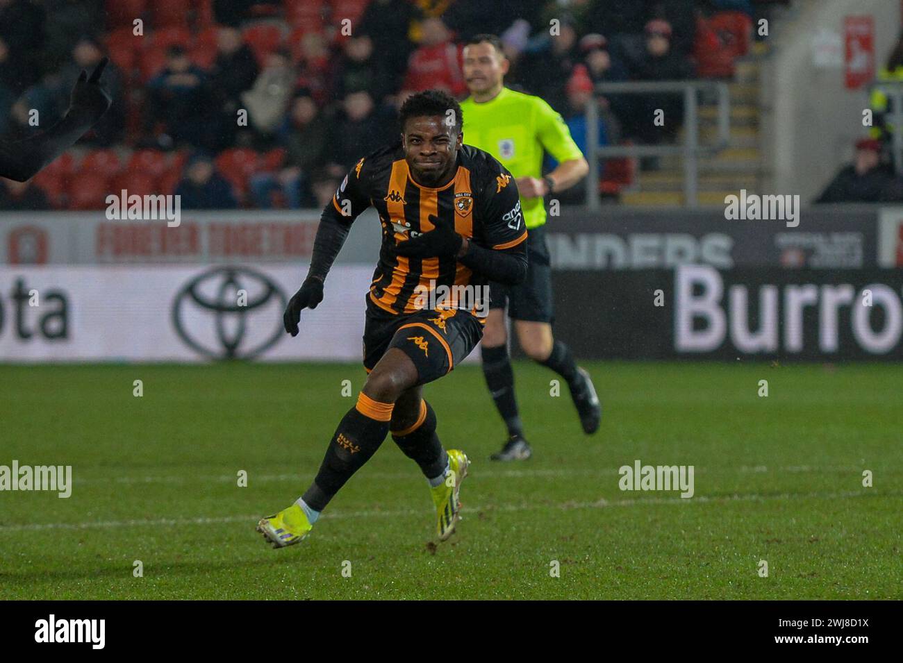 Noah Ohio aus Hull City feiert sein Ziel, es 1-0 beim Sky Bet Championship Match Rotherham United gegen Hull City im New York Stadium, Rotherham, Vereinigtes Königreich, 13. Februar 2024 (Foto: Craig Cresswell/News Images) in, am 13. Februar 2024. (Foto: Craig Cresswell/News Images/SIPA USA) Credit: SIPA USA/Alamy Live News Stockfoto