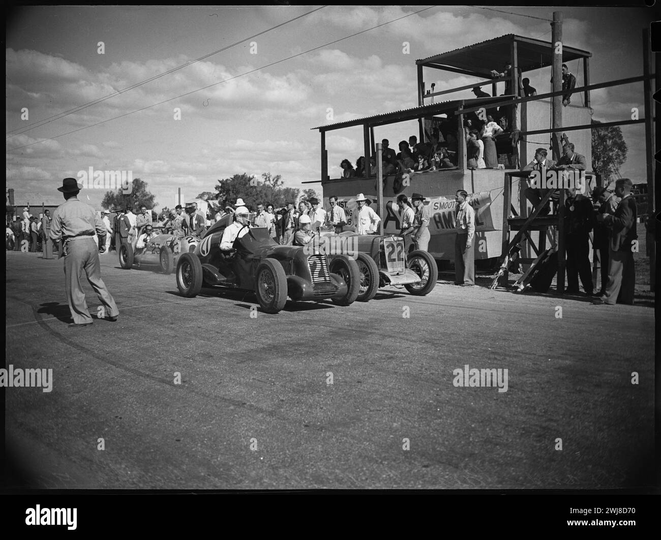 Grand Prix Bathurst, Oktober 1946. Nr. 21, Alf Najar neben Nr. 22, Jack Nind, Grand Prix, Bathurst, Australien Oktober 1946 Stockfoto