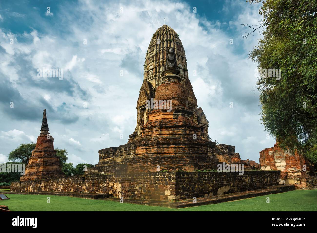 Wat Ratchaburana im Ayutthaya Historical Park, Ayutthaya, Thailand. UNESCO-Weltkulturerbe. Stockfoto