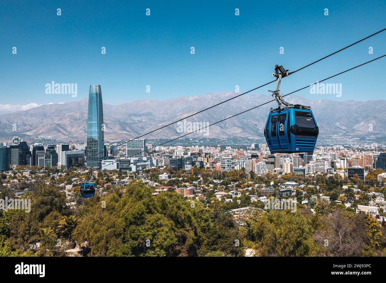 Teleférico Santiago by Turistik, Cerro San Cristobal Cable Car, Santiago de Chile, 2024 Stockfoto