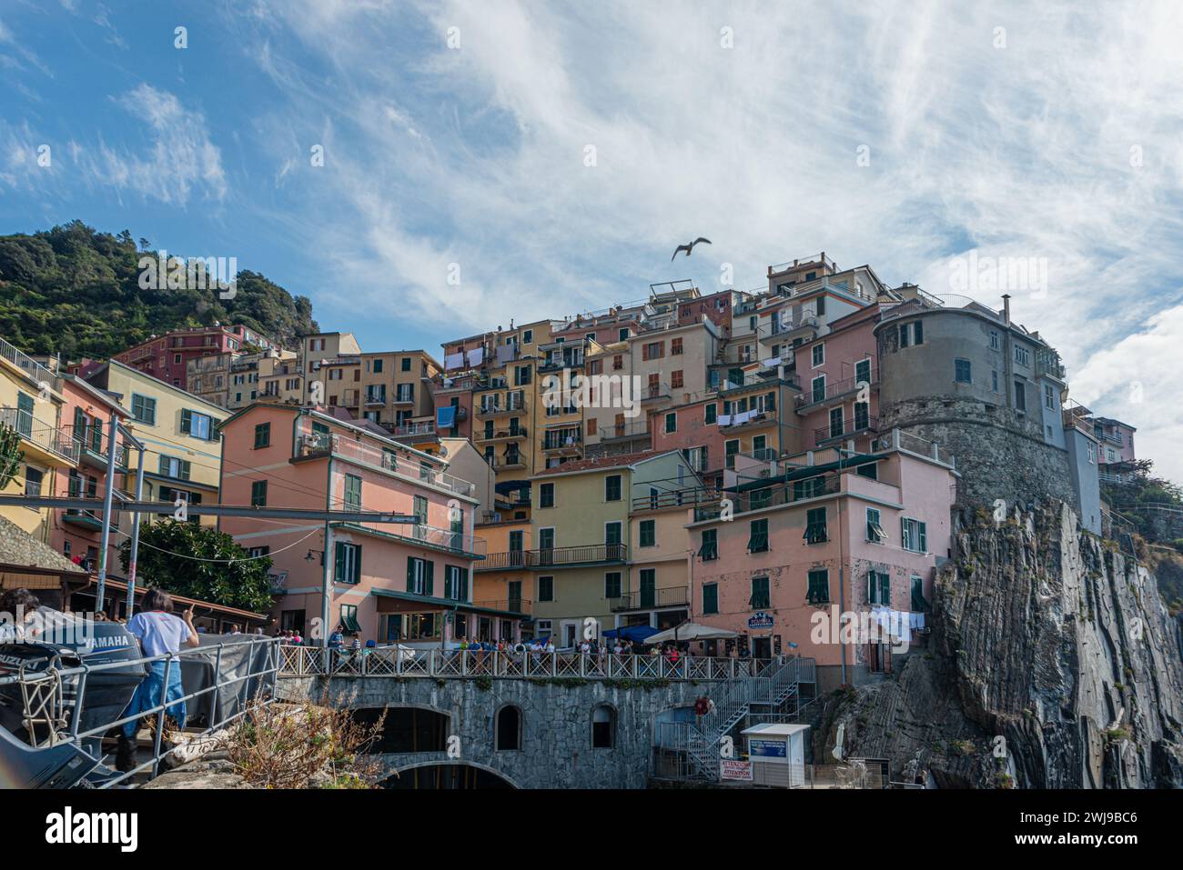 Farbenfrohe Gebäude in Manarola, Italien Stockfoto