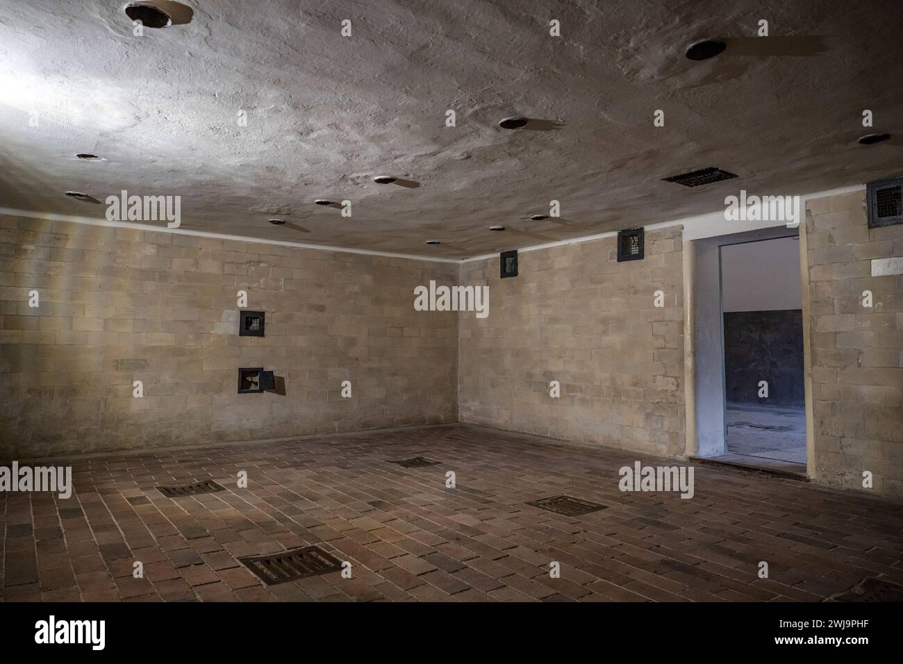 Das Innere einer Gaskammer im Konzentrationslager Dachau in Dachau. Stockfoto