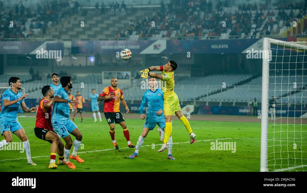 Kalkutta, Westbengalen, Indien. Februar 2024. Mumbai City FC besiegte den East Bengal FC mit 1-0 Margen im Salt Lake Stadium in der Indian Super League 2023-24 im Salt Lake Stadium. Iker Guarrotxena (23') erzielte das einzige Tor des Spiels. (Kreditbild: © Amlan Biswas/Pacific Press via ZUMA Press Wire) NUR REDAKTIONELLE VERWENDUNG! Nicht für kommerzielle ZWECKE! Stockfoto