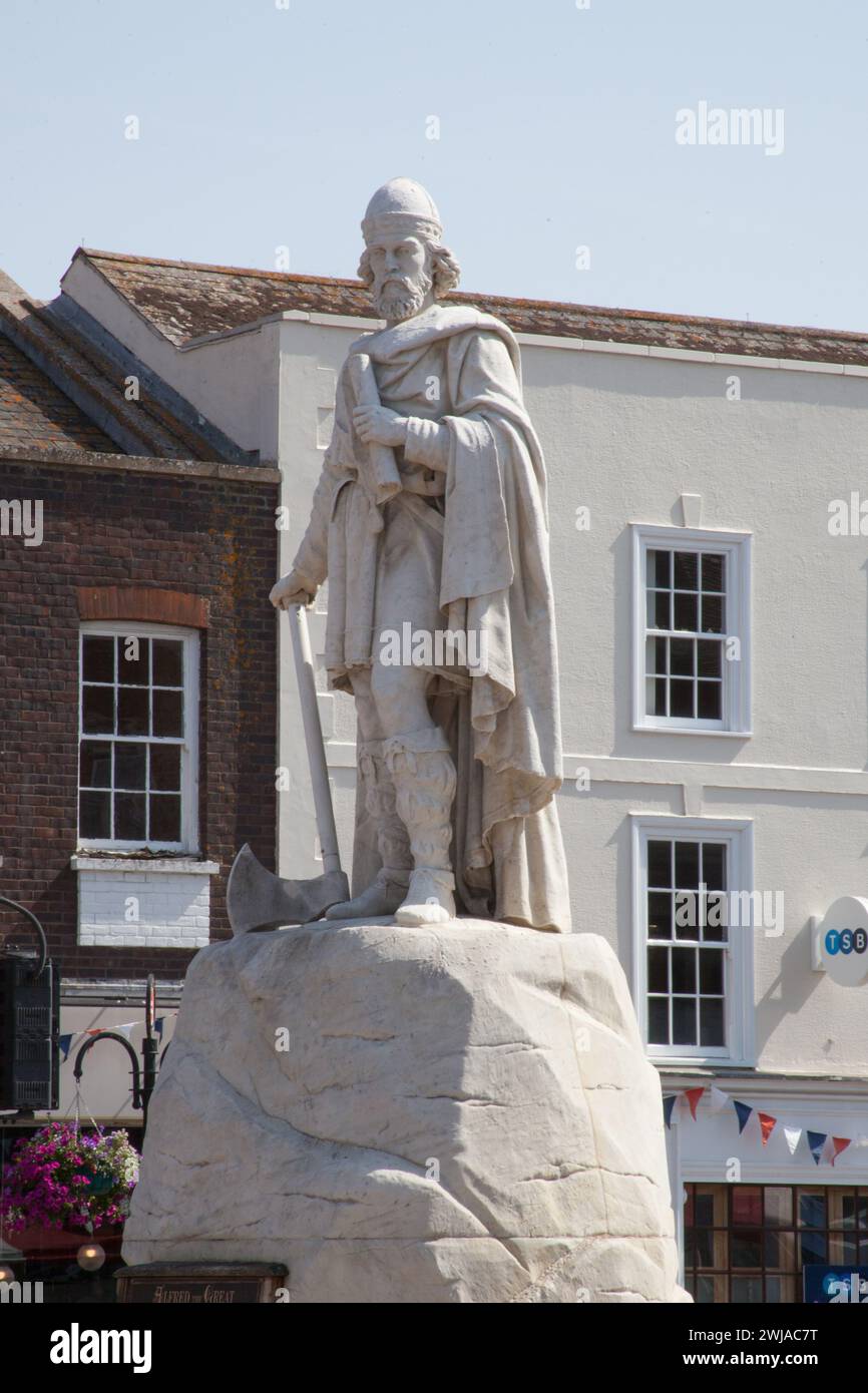 Eine Statue von Alfred dem Großen in Wantage, Oxfordshire in Großbritannien Stockfoto