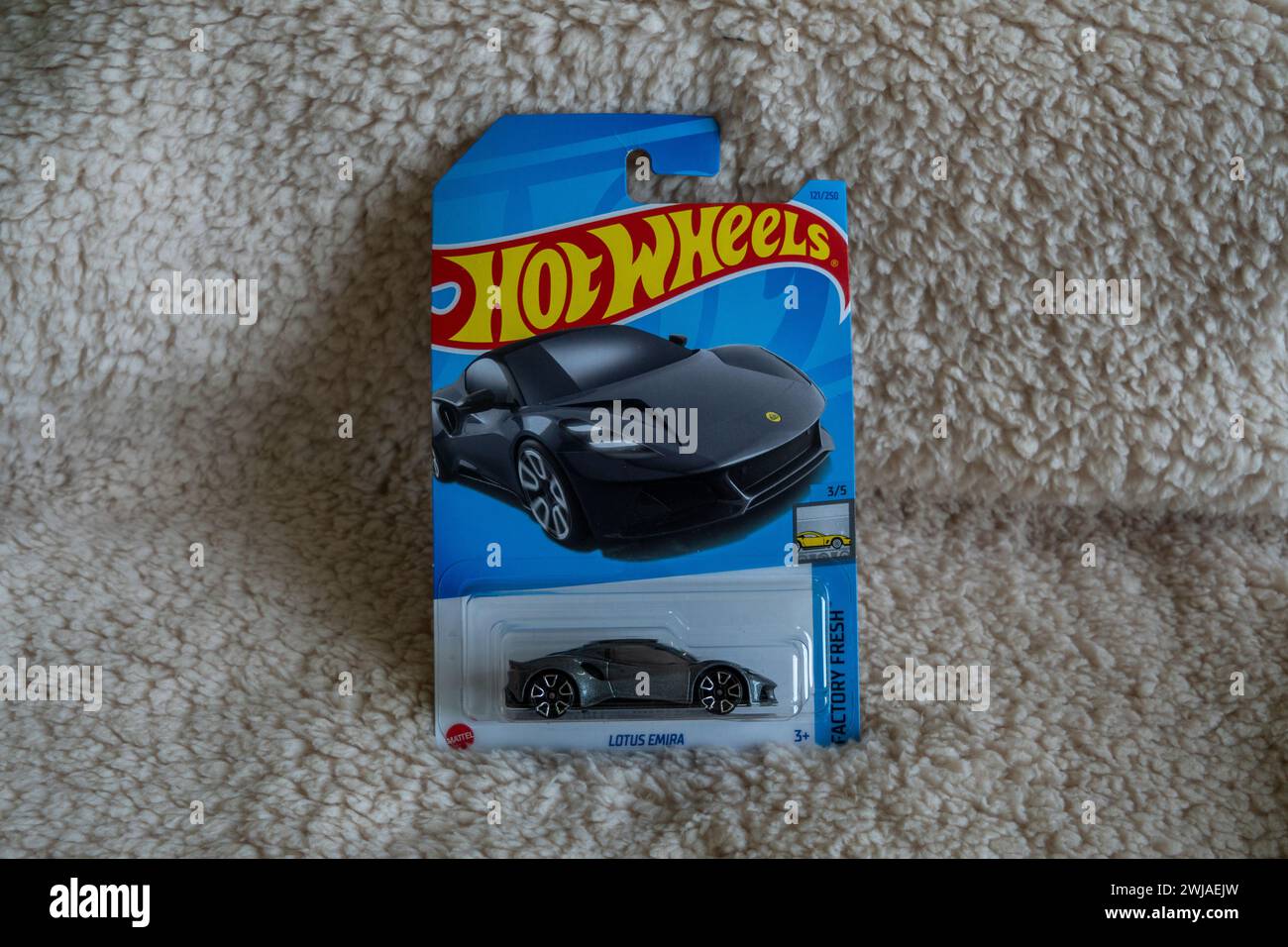 Hot Wheels ist eine US-amerikanische Marke von Modellautos, die Elliot Handler erfunden und am 18. Mai 1968 von seiner Firma Mattel eingeführt hat. Stockfoto