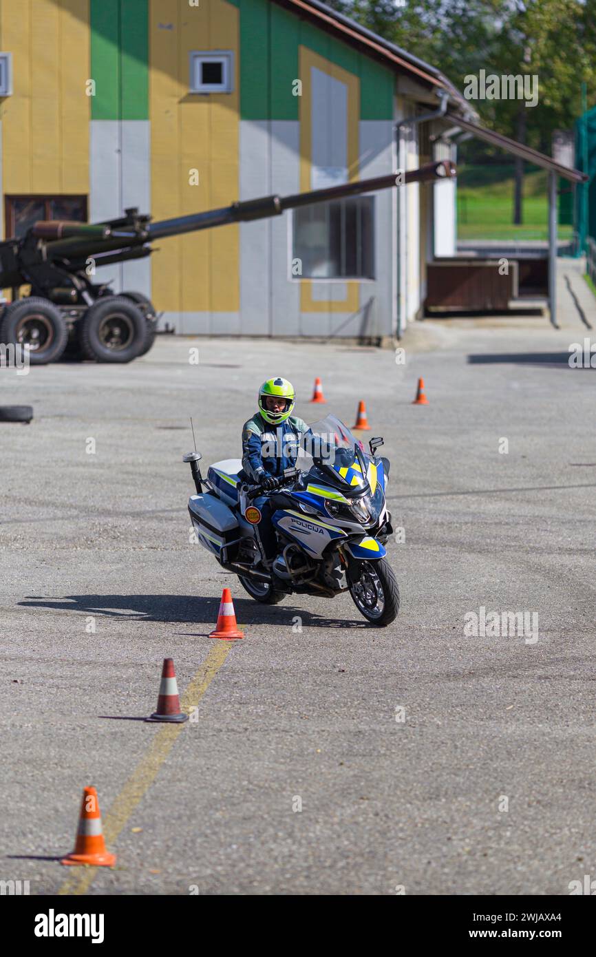Ein Polizeimotorrad bei einer Show Stockfoto