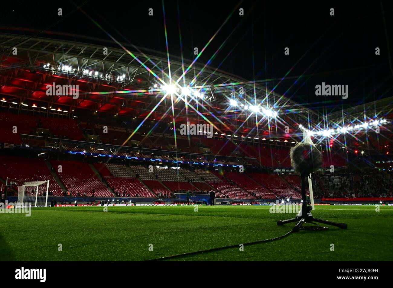 Leipzig, DEUTSCHLAND - 13.02.24: Das Match UEFA Champion League RB Leipzig gegen Real Madrid in der Red Bull Arena Stockfoto