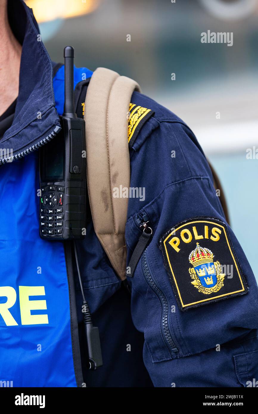 Schwedische Polizei, ein schwedischer Polizist, Polizeitrainer während einer Polizeiübung. Stockfoto