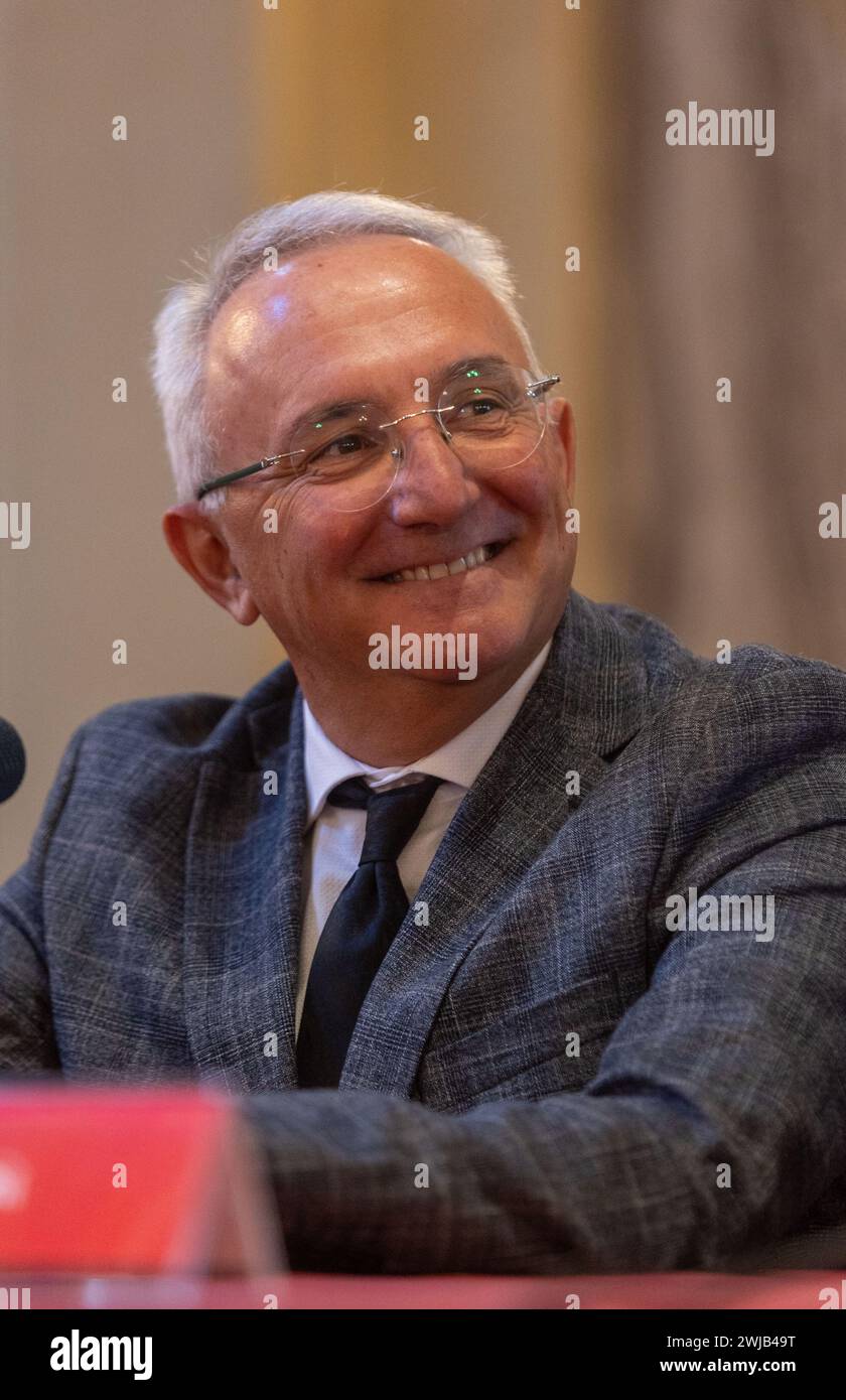 Mailand, Italien. Februar 2024. Foto Stefano Porta/LaPresse14-02-2024 Milano, Italia - Cronaca - Conferenza stampa per il progetto "SportZone" con il vicepresidente Inter Javier Zanetti, don Gino Rigoldi, l'assessore allo Sport del Comune di Milano Martina Riva a Palazzo Marino Nella foto: Giulio Rossini 14. Februar 2024 Mailand, Italien - Nachrichten - Pressekonferenz für das Projekt "SportZone" mit Inter-Vizepräsident Javier Zanetti, Don Gino Rigoldi, dem Sportrat der Gemeinde Mailand Martina Riva im Palazzo Marino Credit: LaPresse/Alamy Live News Stockfoto