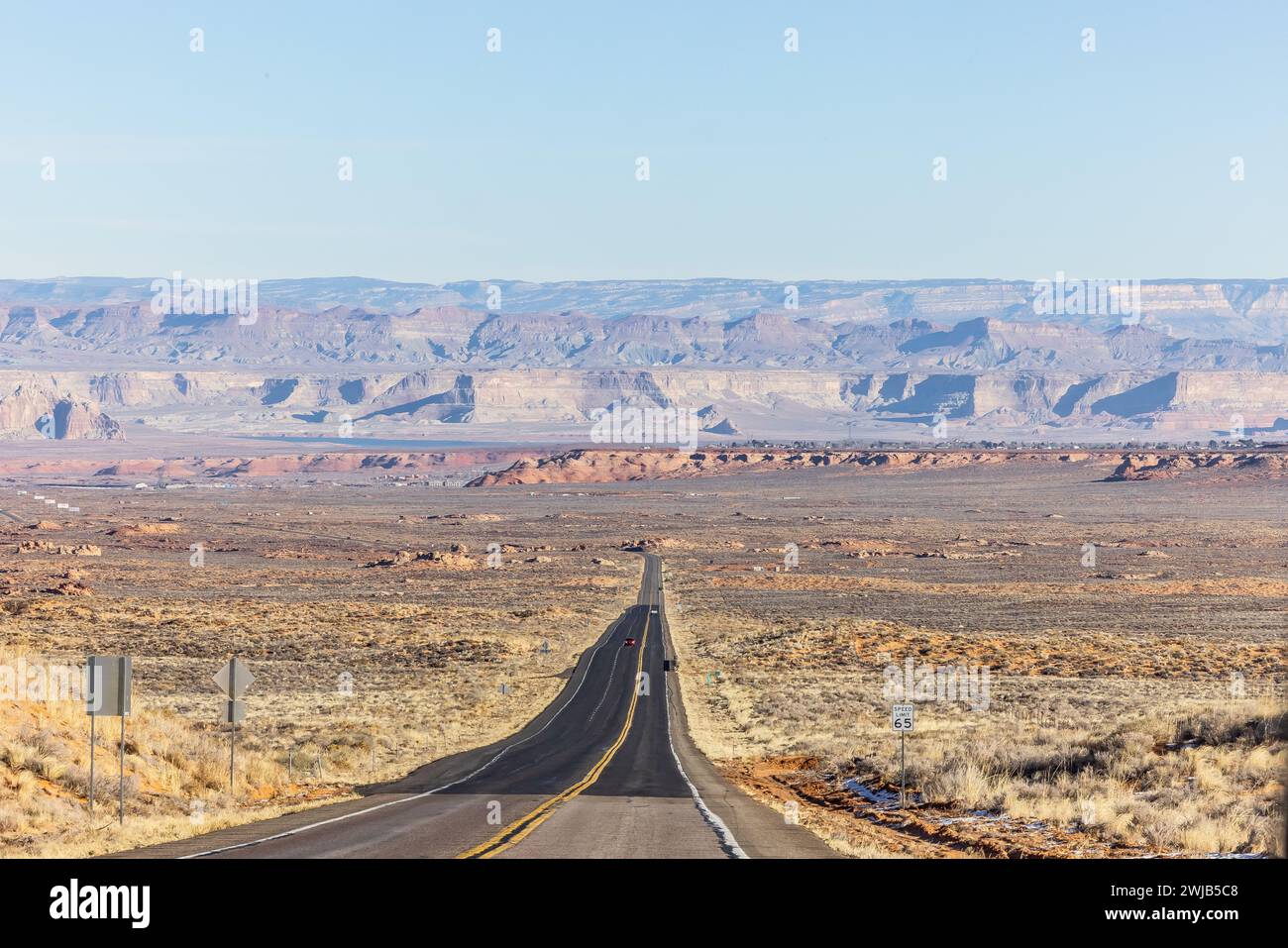 Straße in Arizona, USA im Januar 2024. Stockfoto