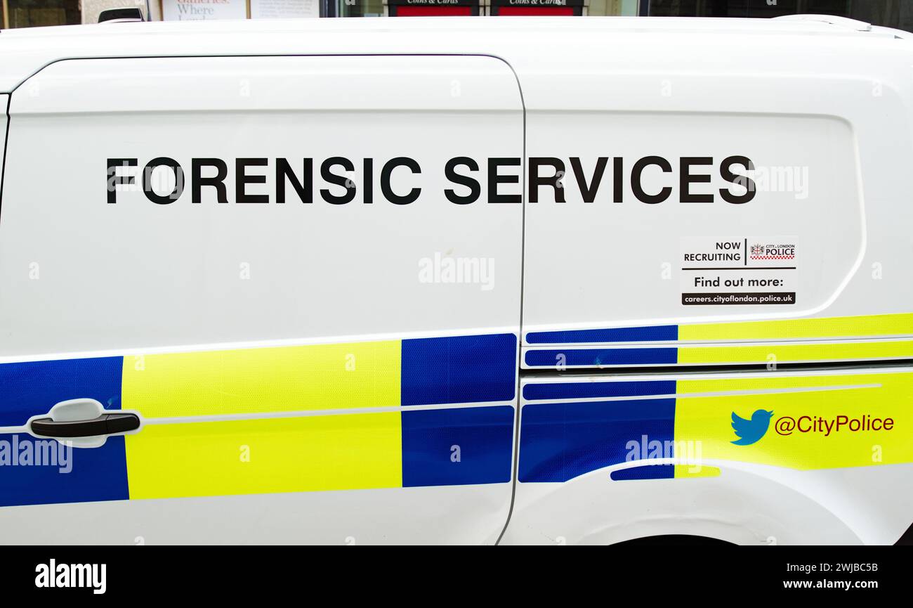 Seite Eines geparkten Forensic Services Police Van der London City Police, London UK Stockfoto