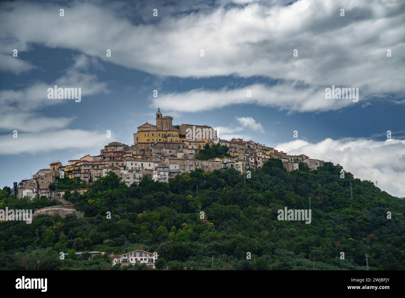 Casoli, Altstadt in der Provinz Chieti, Abruzzen, Italien, im Sommer Stockfoto