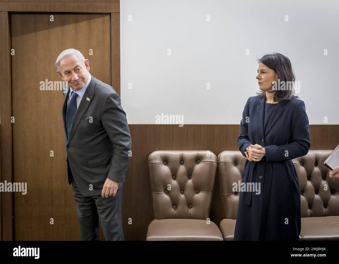 Annalena Baerbock Buendnis 90/die Gruenen, Bundesaussenministerin, aufgenommen im Rahmen ihres Besuchs in Israel. Hier trifft sie den israelischen Ministerpraesidenten Benjamin Netanjahu. Fotografiert im Auftrag des Auswaertigen Amtes Jerusalem Israel *** Annalena Baerbock Buendnis 90 die Gruenen, fotografiert während ihres Besuchs in Israel hier trifft sie den israelischen Premierminister Benjamin Netanjahu im Auftrag des Auswärtigen Amtes Jerusalem Israel fotografiert Copyright: XThomasxKoehlerx Stockfoto