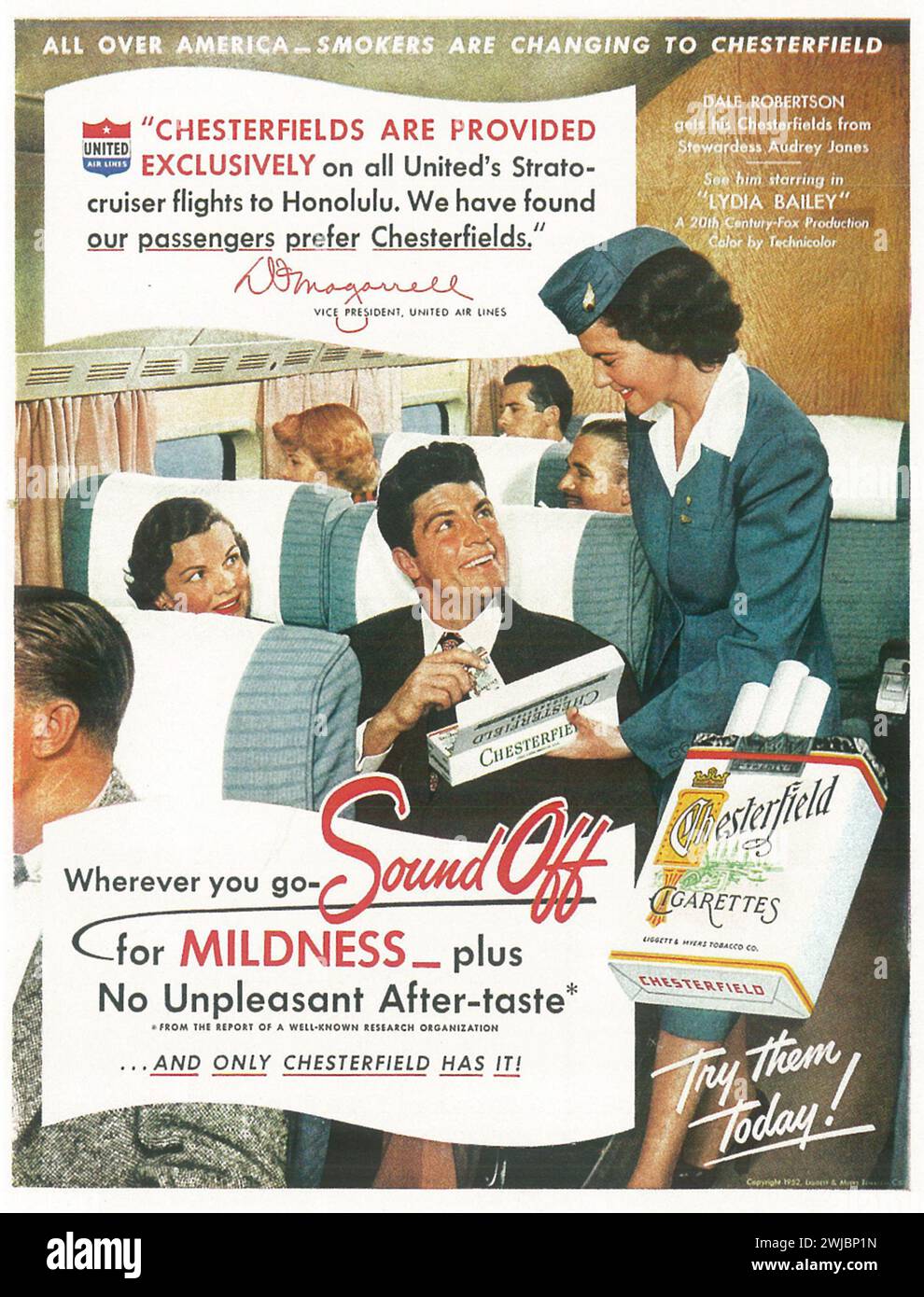 1852 Chesterfield Zigaretten Werbung mit Dale Robertson. "Raucher wechseln nach Chesterfield." 'Chesterfields auf Startocruiser United Airlines...' Stockfoto