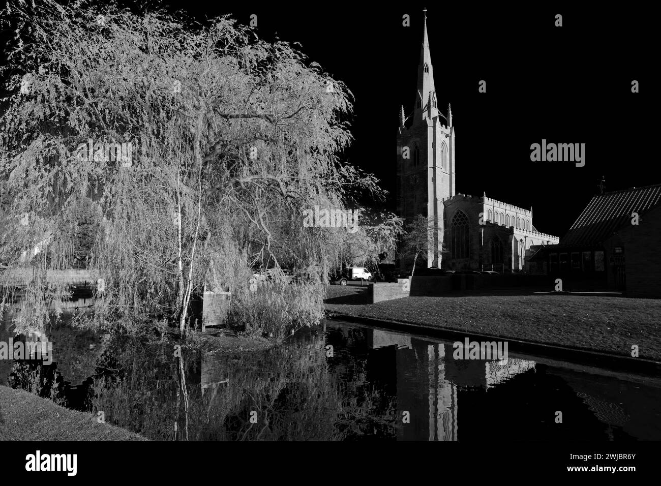 Herbst, die Spring Wells und St Andrews Church, Billingborough Village, Lincolnshire, England, Großbritannien Stockfoto