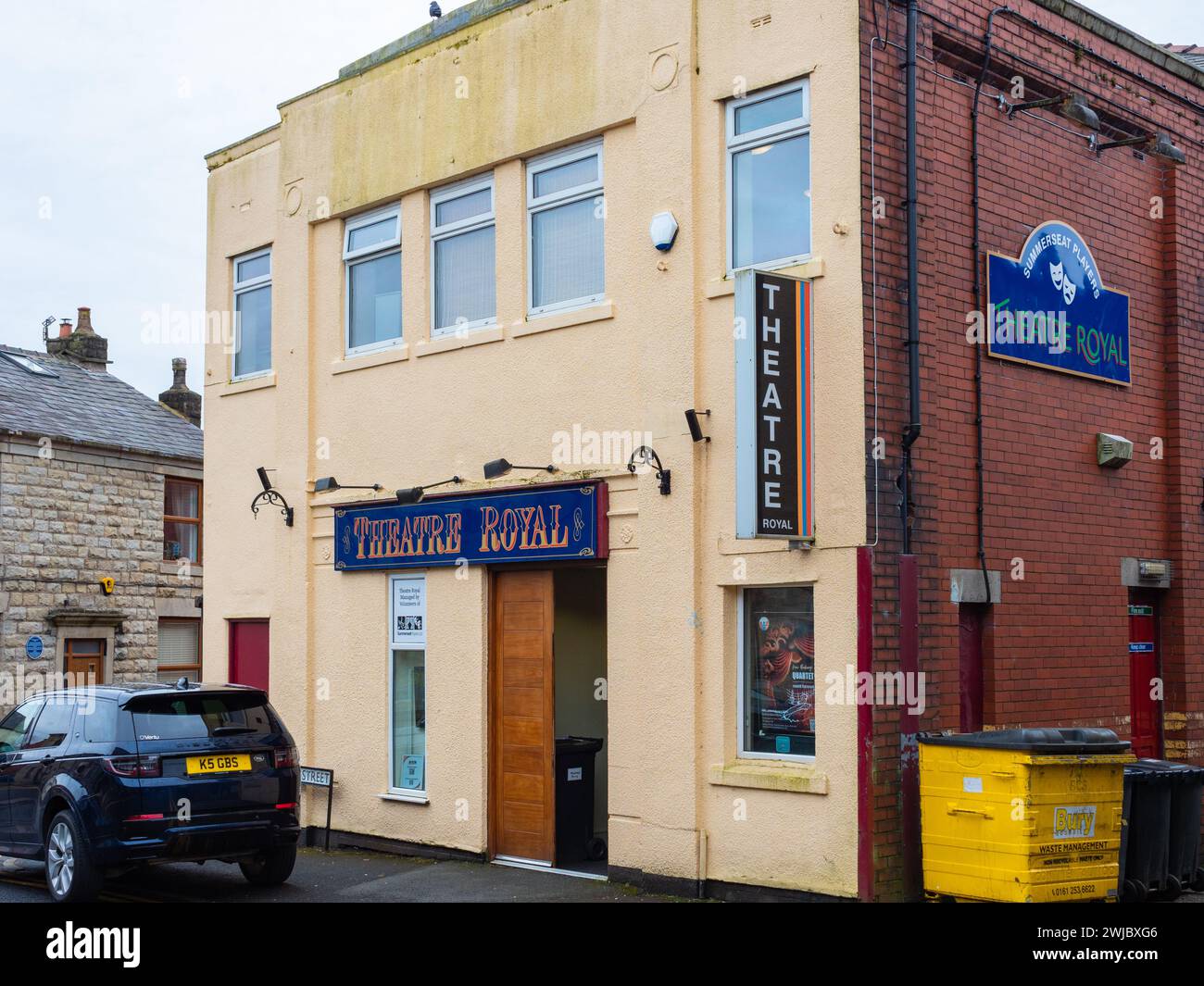 Ramsbottom Bury UK 10. Februar 2024. Theatre Royal, Smithy Street, Ramsbottom, vor dem Veranstaltungsort und Eingang mit Schild über der Tür Stockfoto