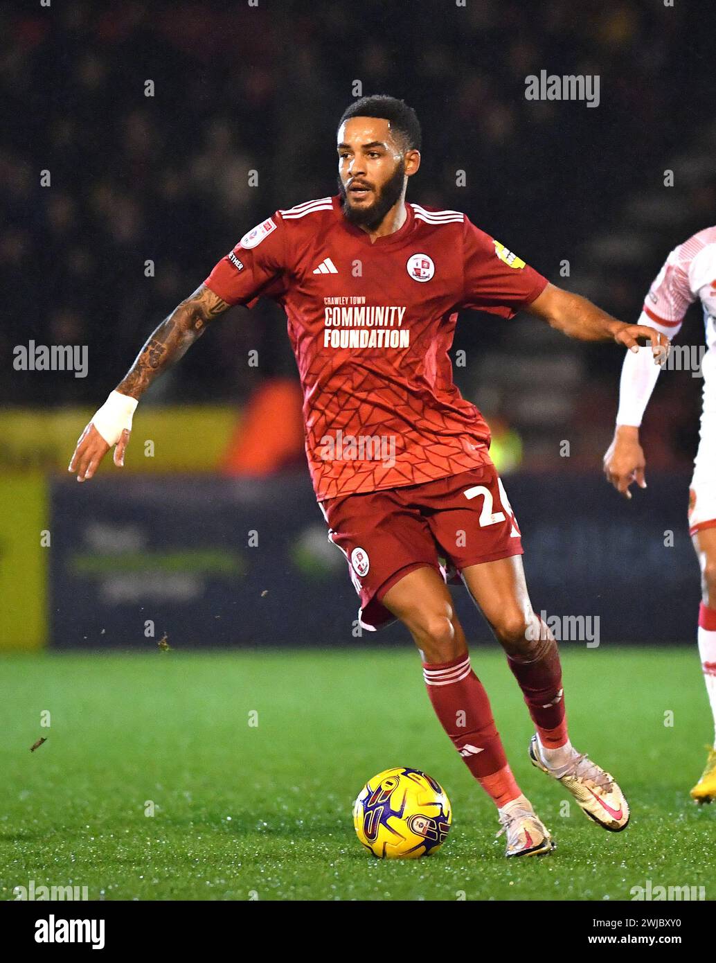 Jay Williams aus Crawley während des Sky Bet EFL League Two Matches zwischen Crawley Town und Walsall im Broadfield Stadium, Crawley, UK - 13. Februar 2024 Foto Simon Dack / Telephoto Images. Nur redaktionelle Verwendung. Kein Merchandising. Für Football Images gelten Einschränkungen für FA und Premier League, inc. Keine Internet-/Mobilnutzung ohne FAPL-Lizenz. Weitere Informationen erhalten Sie bei Football Dataco Stockfoto