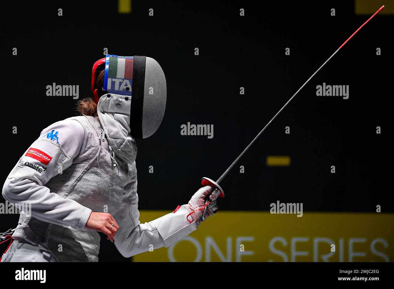 Turin, Italien. Februar 2024. Italien, Turin 11/02/2024 Inalpi Arena Grand Prix FIE Inalpi Trophy of Foil Turin 2024 Errigo Anna (ITA) Spiel gegen Favaretto Martina (ITA) während der Foil Grand Prix FIE Inalpi Trophy der Frauen von Turin (Foto: Tonello Abozzi/Pacific Press/SIPA USA) Credit: SIPA USA/Alamy Live News Stockfoto