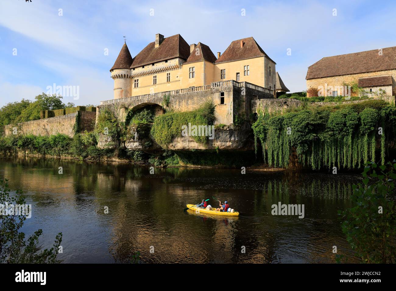 Das Renaissanceschloss Losse am Ufer des Flusses Vézère in Périgord Noir bei Montignac-Lascaux. Geschichte, Architektur, Erbe, Gärten, na Stockfoto