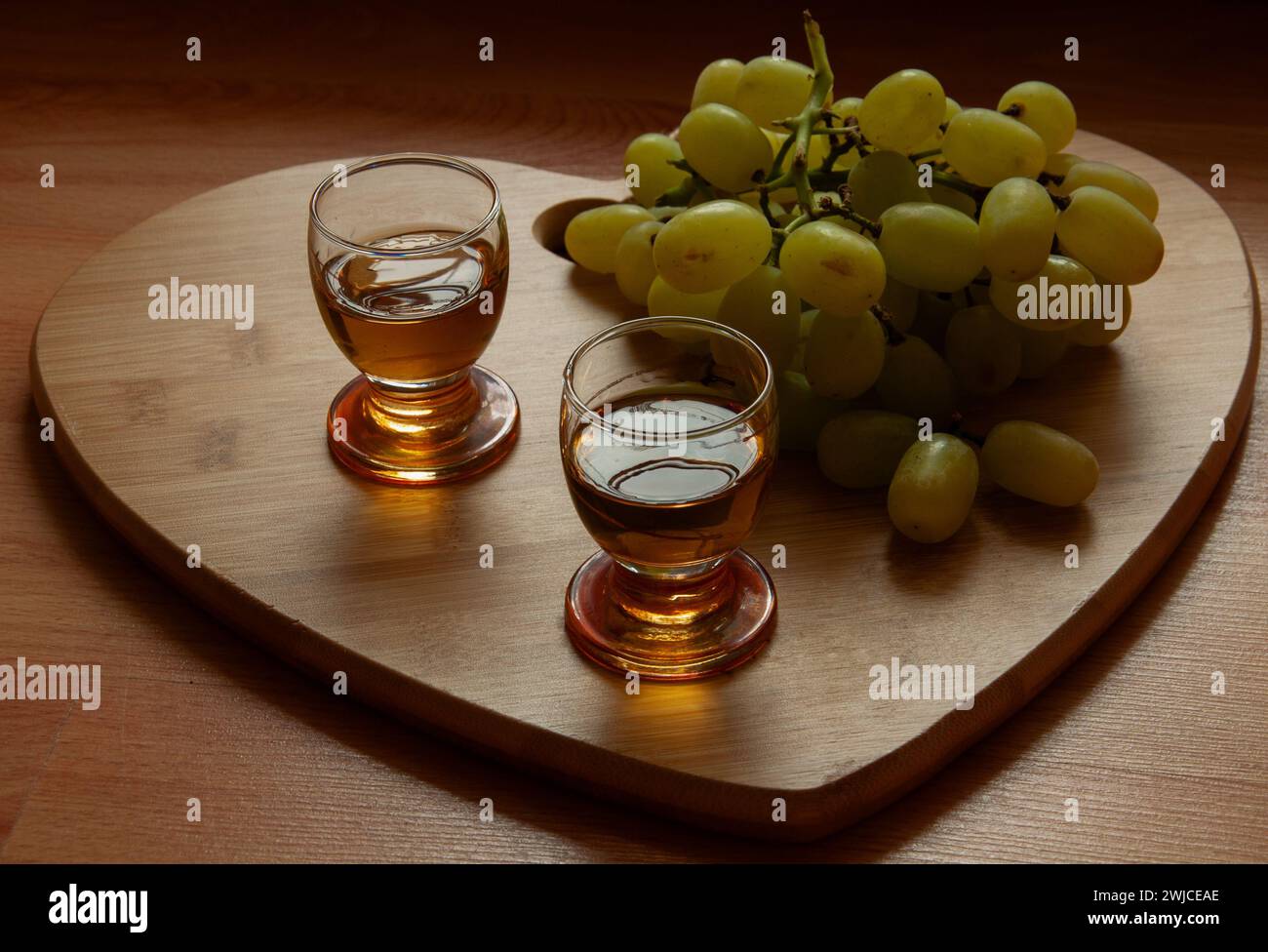 Traditionelles Albanisches Alkoholisches Getränk - Raki Stockfoto