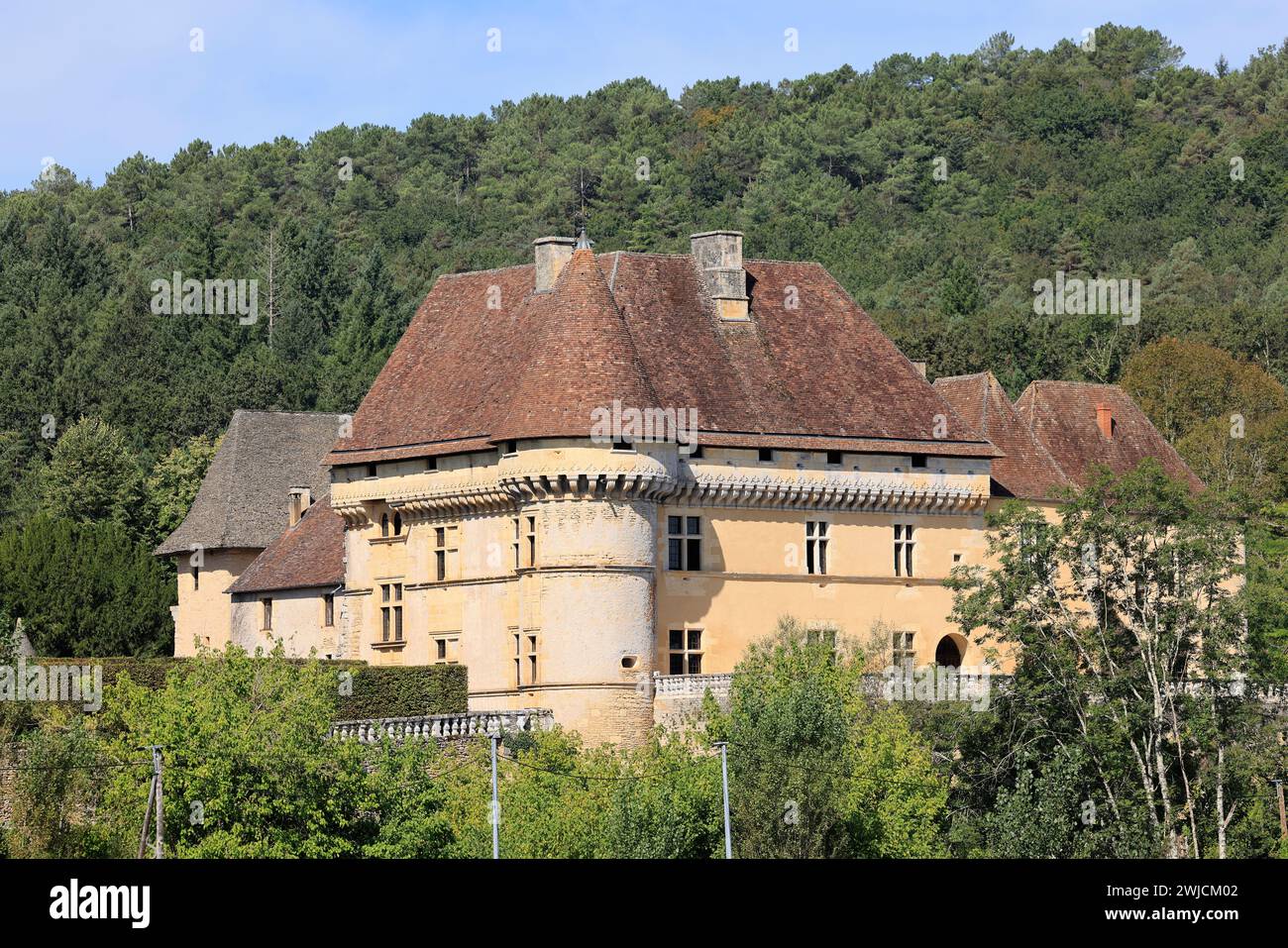 Das Renaissanceschloss Losse am Ufer des Flusses Vézère in Périgord Noir bei Montignac-Lascaux. Geschichte, Architektur, Erbe, Gärten, na Stockfoto