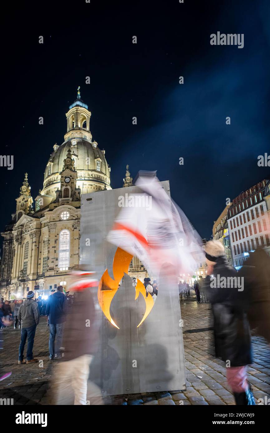 Anlässlich des 13. Februar und der Zerstörung Dresdens im Zweiten Weltkrieg organisierte die kleine rechtsextreme Partei Freie Sachsen eine Stockfoto