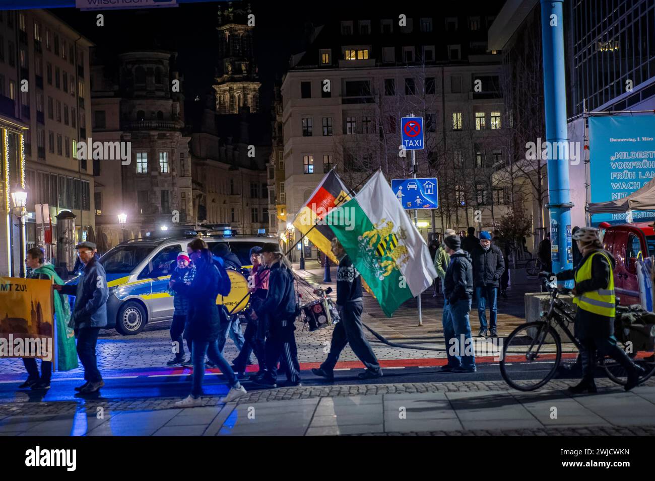 Anlässlich des 13. Februar und der Zerstörung Dresdens im Zweiten Weltkrieg organisierte die kleine rechtsextreme Partei Freie Sachsen eine Stockfoto