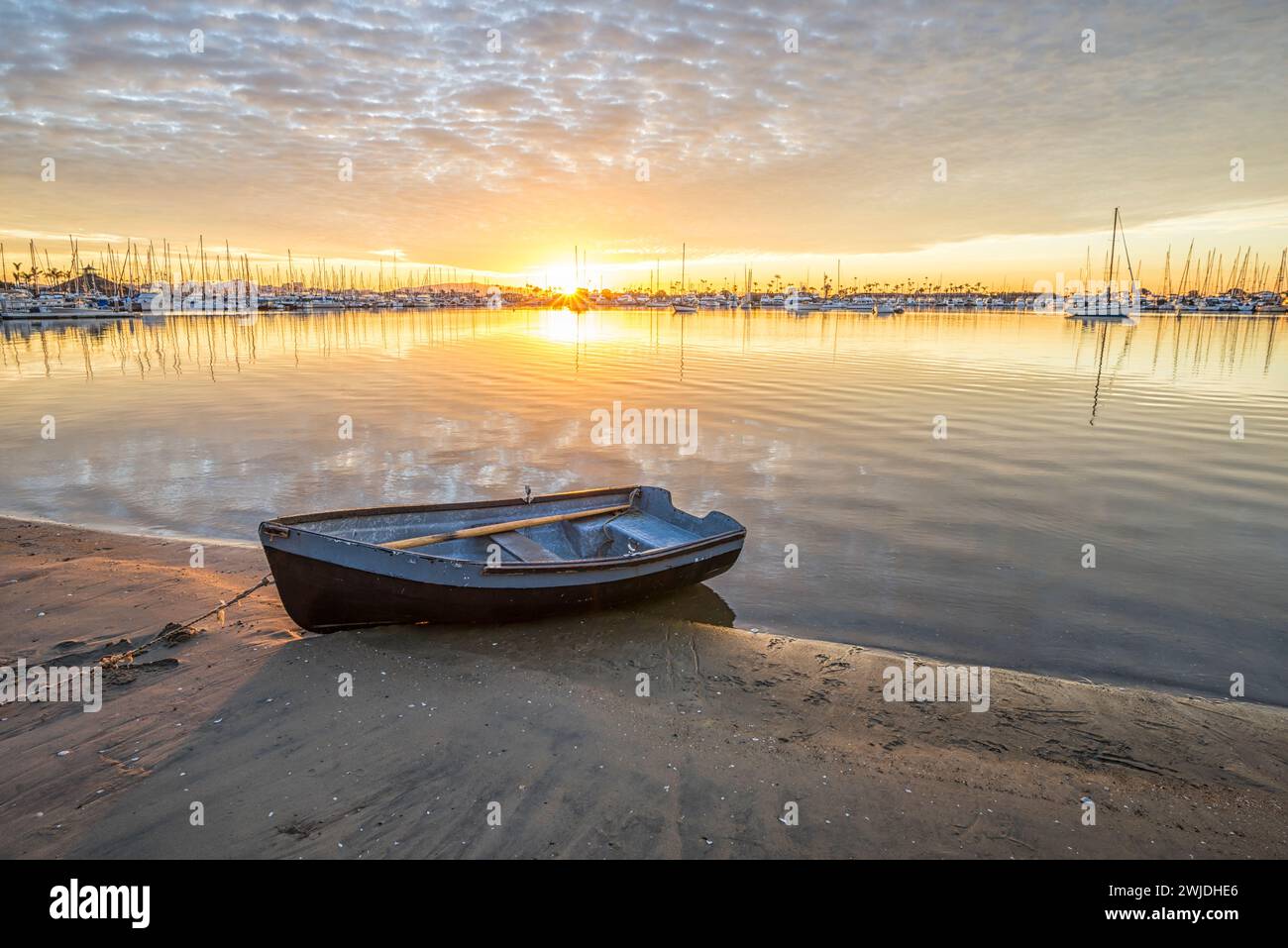 Ein wunderschöner Sonnenaufgang, der in der Gemeinde La Playa in San Diego, Kalifornien, USA, zu sehen ist. Stockfoto