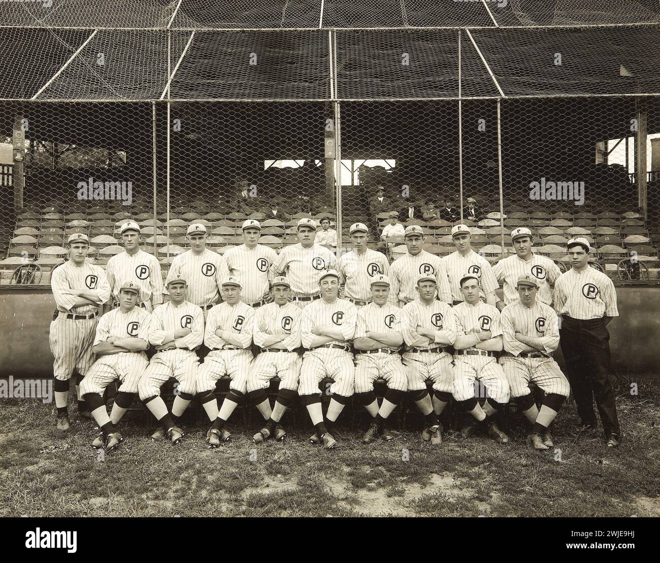 Providence Grays mit Babe Ruth in der obersten Reihe, 1914 Stockfoto