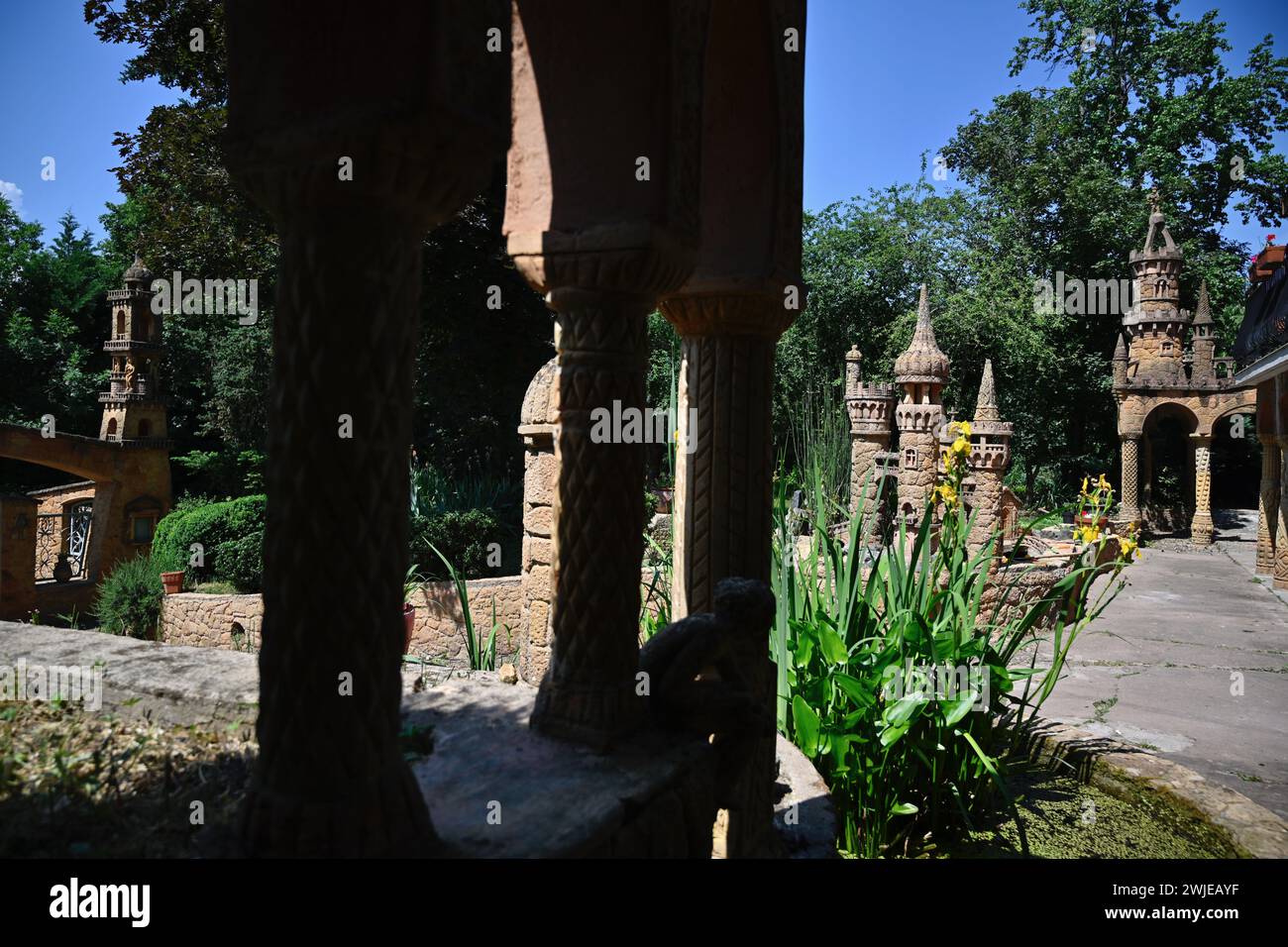 Civrieux-d'Azergues (Zentralfrankreich): Le Jardin de nous deux ist ein Beispiel für Outsider-Kunst Stockfoto