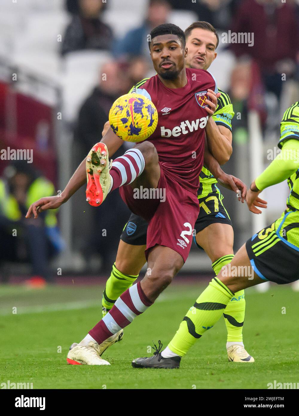 London, Großbritannien. Februar 2024 - West Ham United gegen Arsenal - Premier League - London Stadium. West Ham's Ben Johnson in Aktion. Bildnachweis: Mark Pain / Alamy Live News Stockfoto