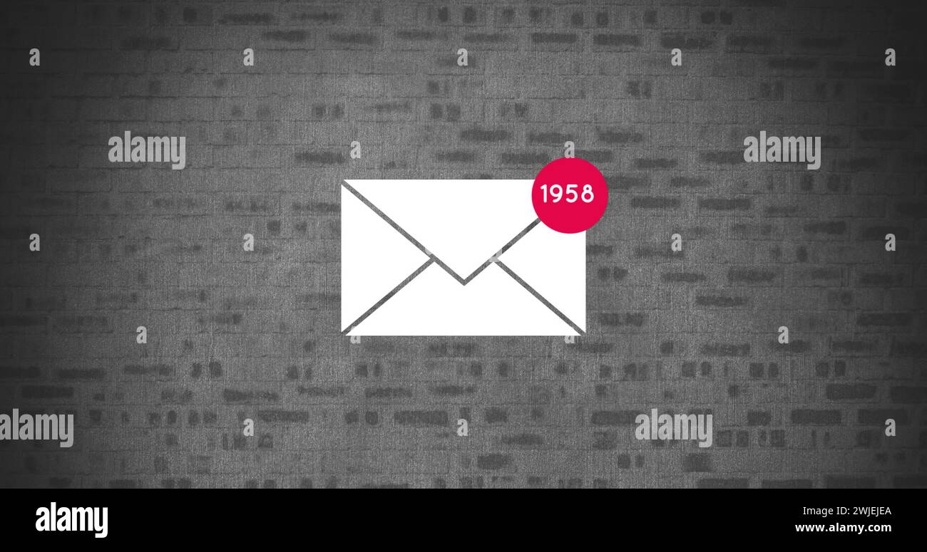 Nachrichtensymbol mit Zahlen auf einer Pinnwand Stockfoto