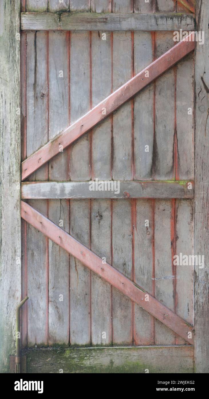 Holzdielen verwitterten rustikale Tür Stockfoto