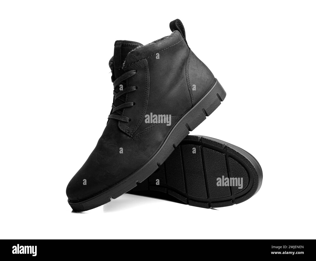 Ein Paar Winterschuhe für Damen, isoliert auf einem weiß. Stockfoto