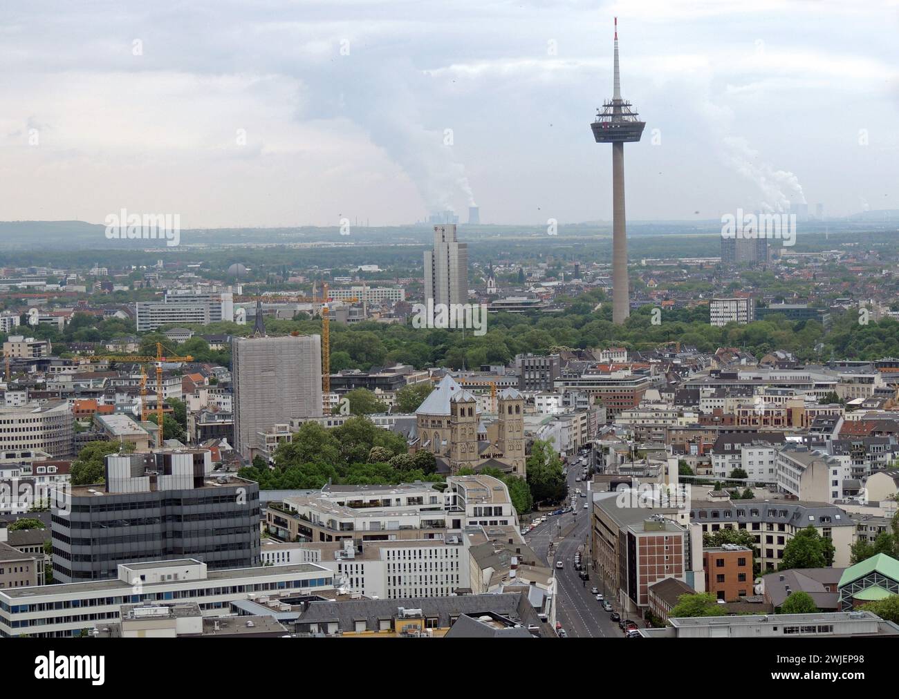 Blick auf den Kolonius und köln, deutschland, von der Spitze des kölner Domturms Stockfoto