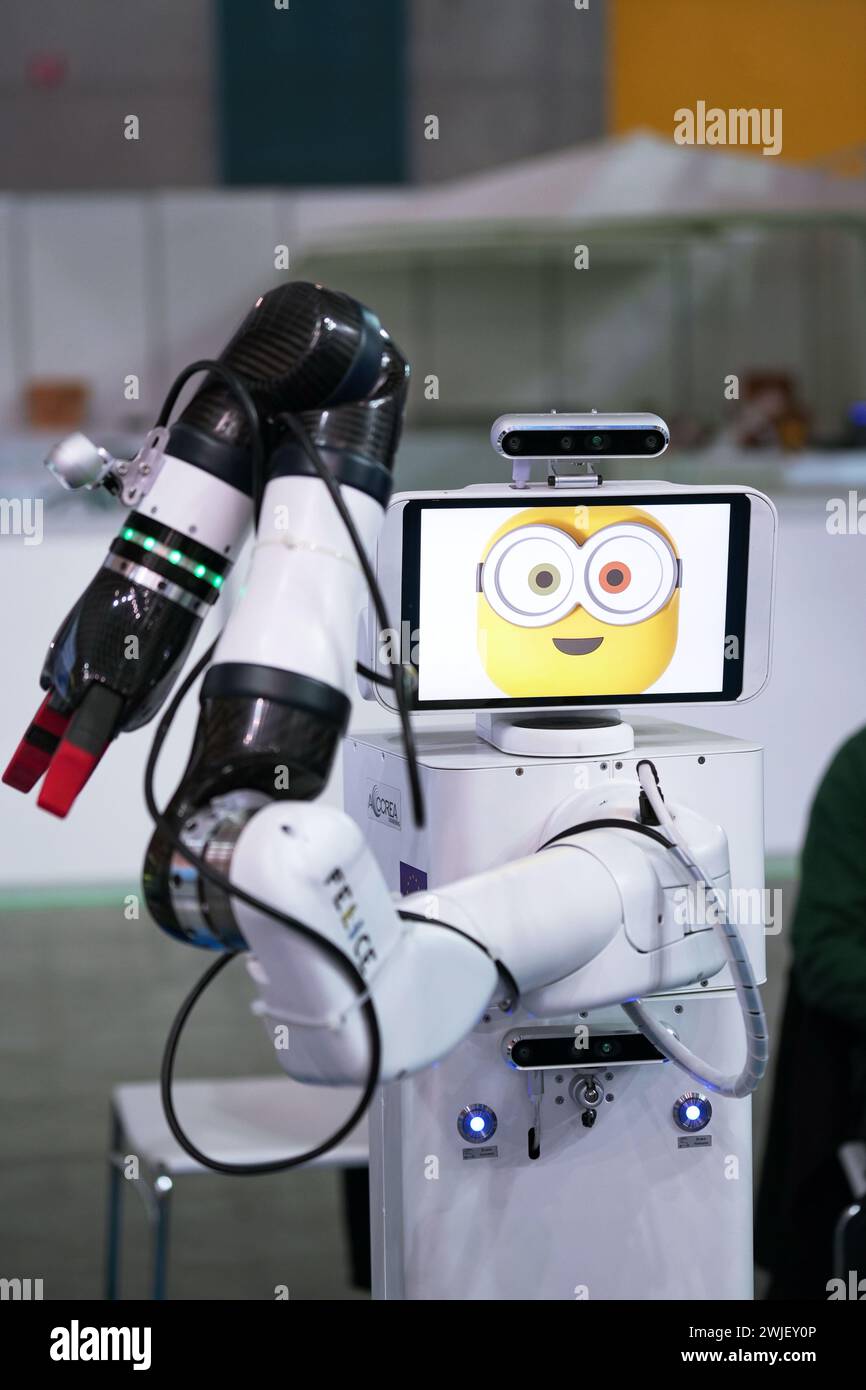Turin, Italien - 14. Februar 2024: Ein neuer kollaborativer Roboter für produzierende Unternehmen auf der Fachmesse für künstliche Intelligenz Stockfoto