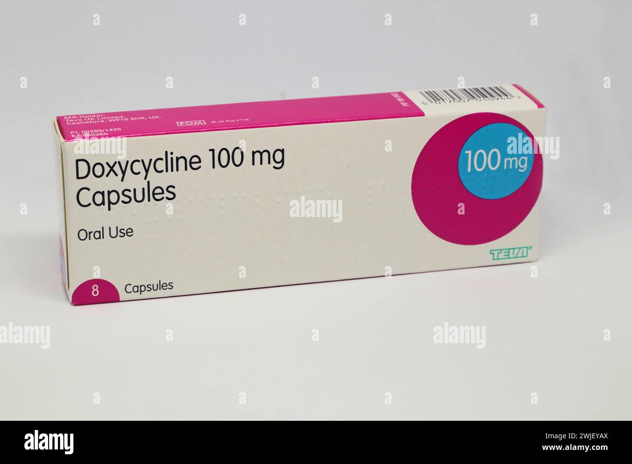 Foto einer Packung Doxycyclin 100 mg Kapseln, ein Antibiotikum Stockfoto