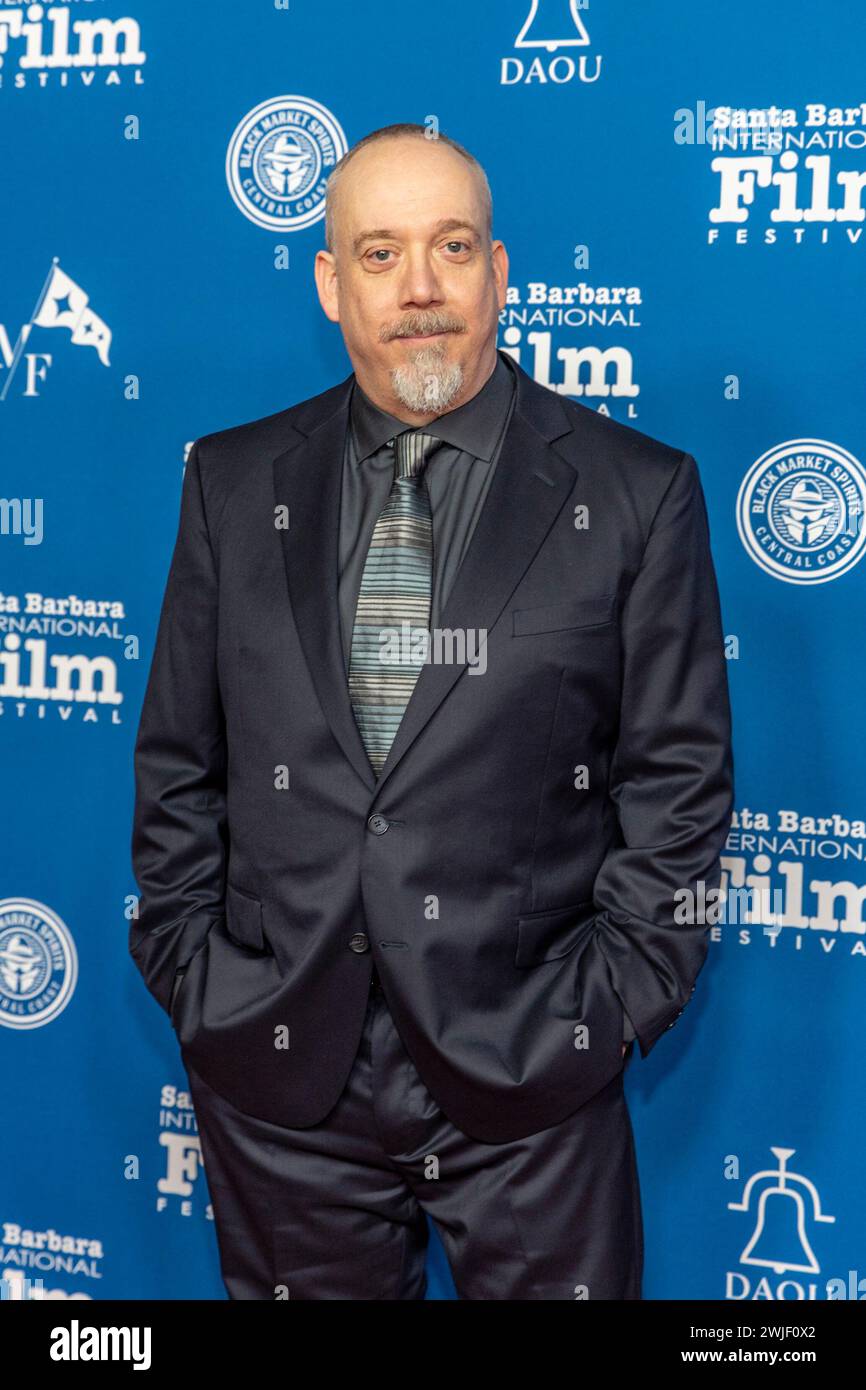 Santa Barbara, USA. Februar 2024. Paul Giamatti kommt auf dem 39. Santa Barbara International Film Festival an, wo er am 14. Februar 2024 mit dem Cinema Vanguard Award im Arlington Theatre in Santa Barbara, KALIFORNIEN, ausgezeichnet wird. (Foto: Rod Rolle/SIPA USA) Credit: SIPA USA/Alamy Live News Stockfoto