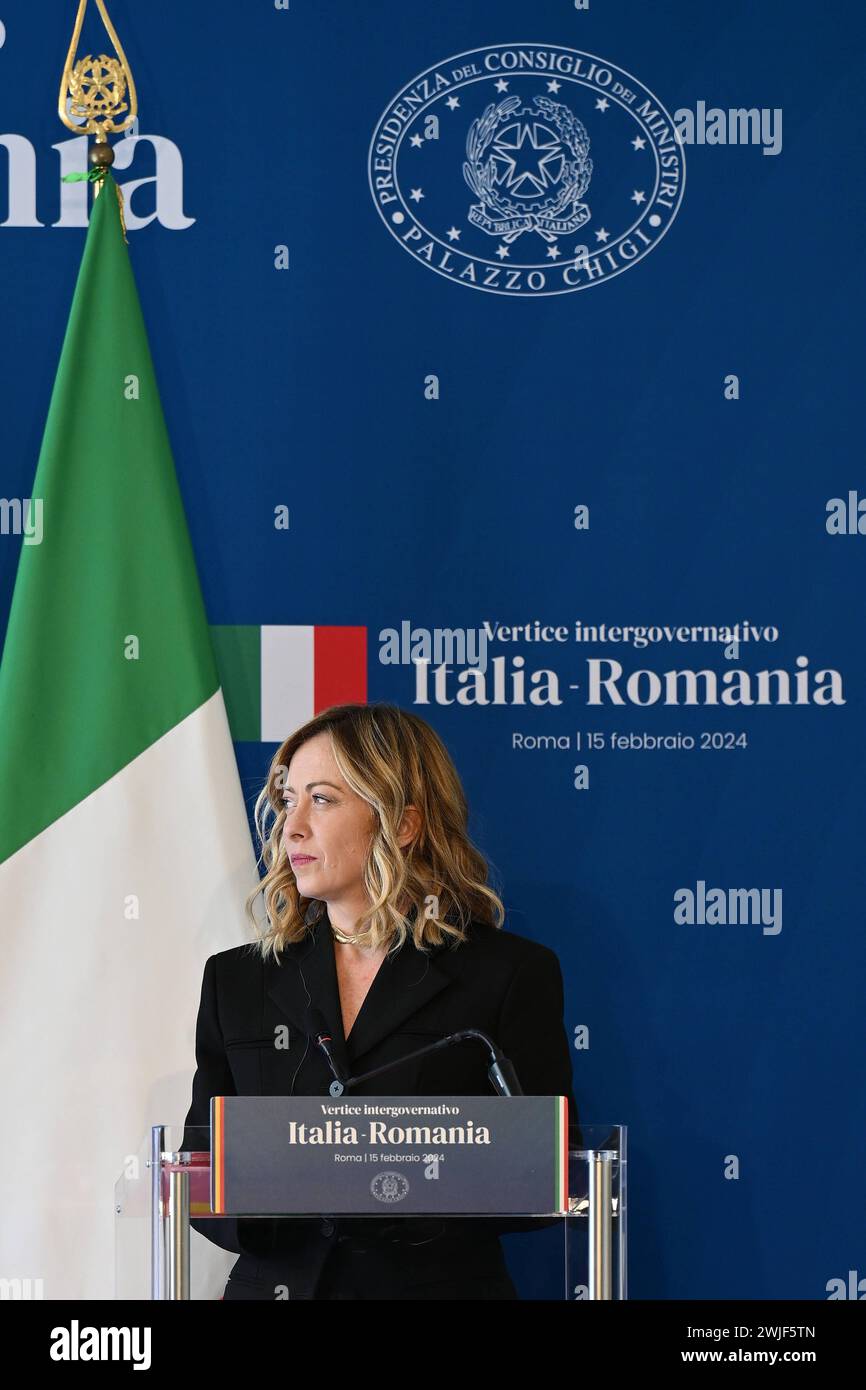 Nachrichten - Regierungsgipfel Italien-Rumänien während des Regierungsgipfels Italien-Rumänien Treffen zwischen der Präsidentin des Ministerrates, Giorgia Meloni, und dem rumänischen Ministerpräsidenten Marcel Ciolacu am 15. Februar 2024 in der Villa Pamphili in Rom, Italien. Rom Villa Pamphili Italien Copyright: XDomenicoxCippitellix/xLiveMediax LPN 1237284 Stockfoto