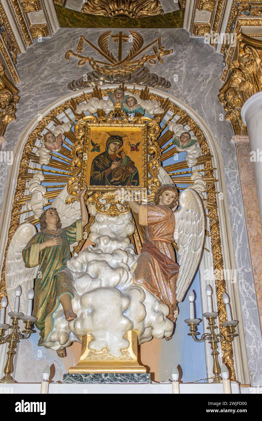 Golden Harmony: Das künstlerische Innere der Kirche San Roque, Oliva, Spanien Stockfoto