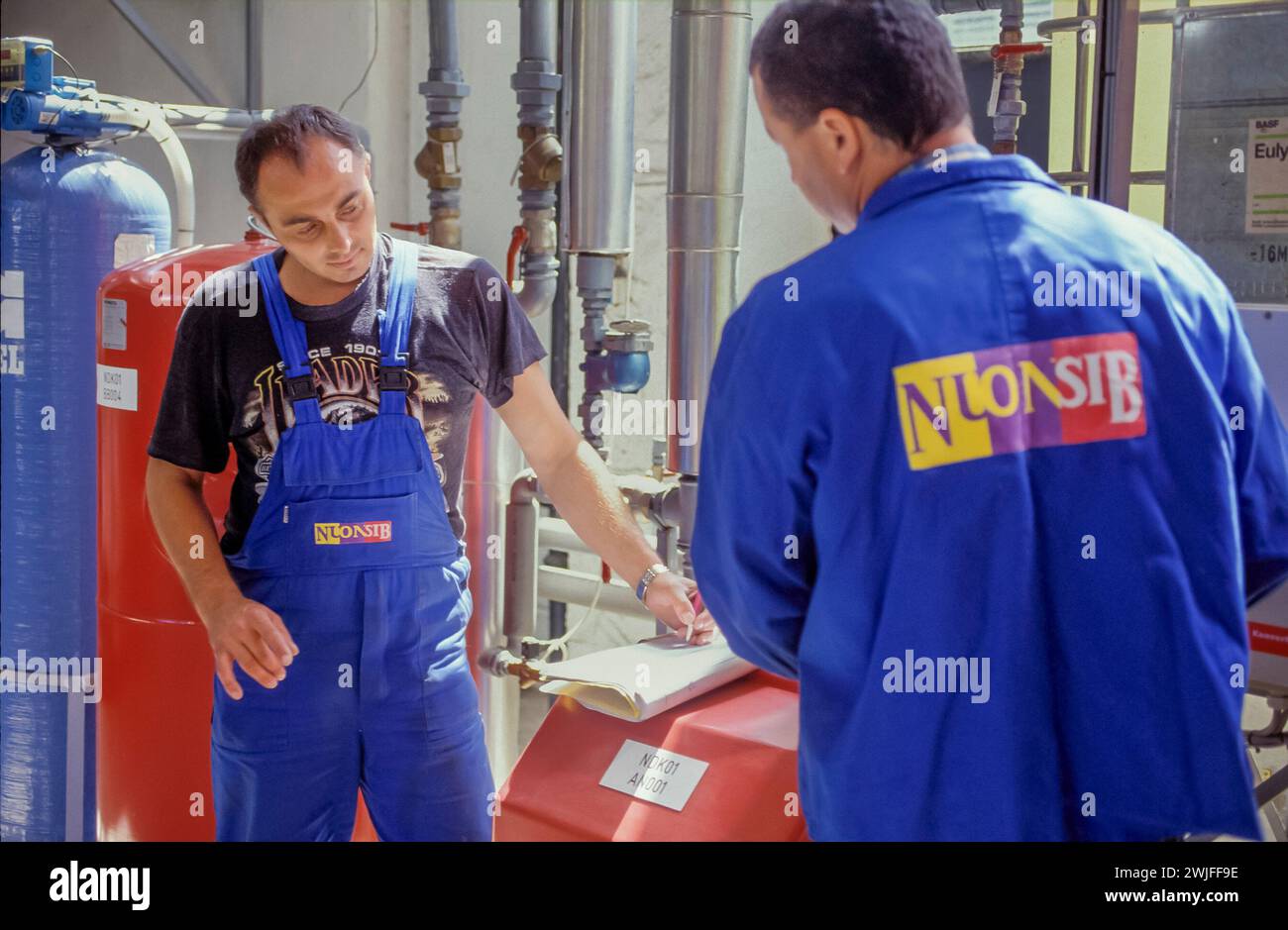 Rumänien, Sibiu, Kraft-Wärme-Kopplungsanlage des niederländischen Unternehmens NUON und der Stadt Sibiu. Turbinen werden mit Gas betrieben und versorgen 1800 Menschen mit heißem Wasser für Wärme Stockfoto