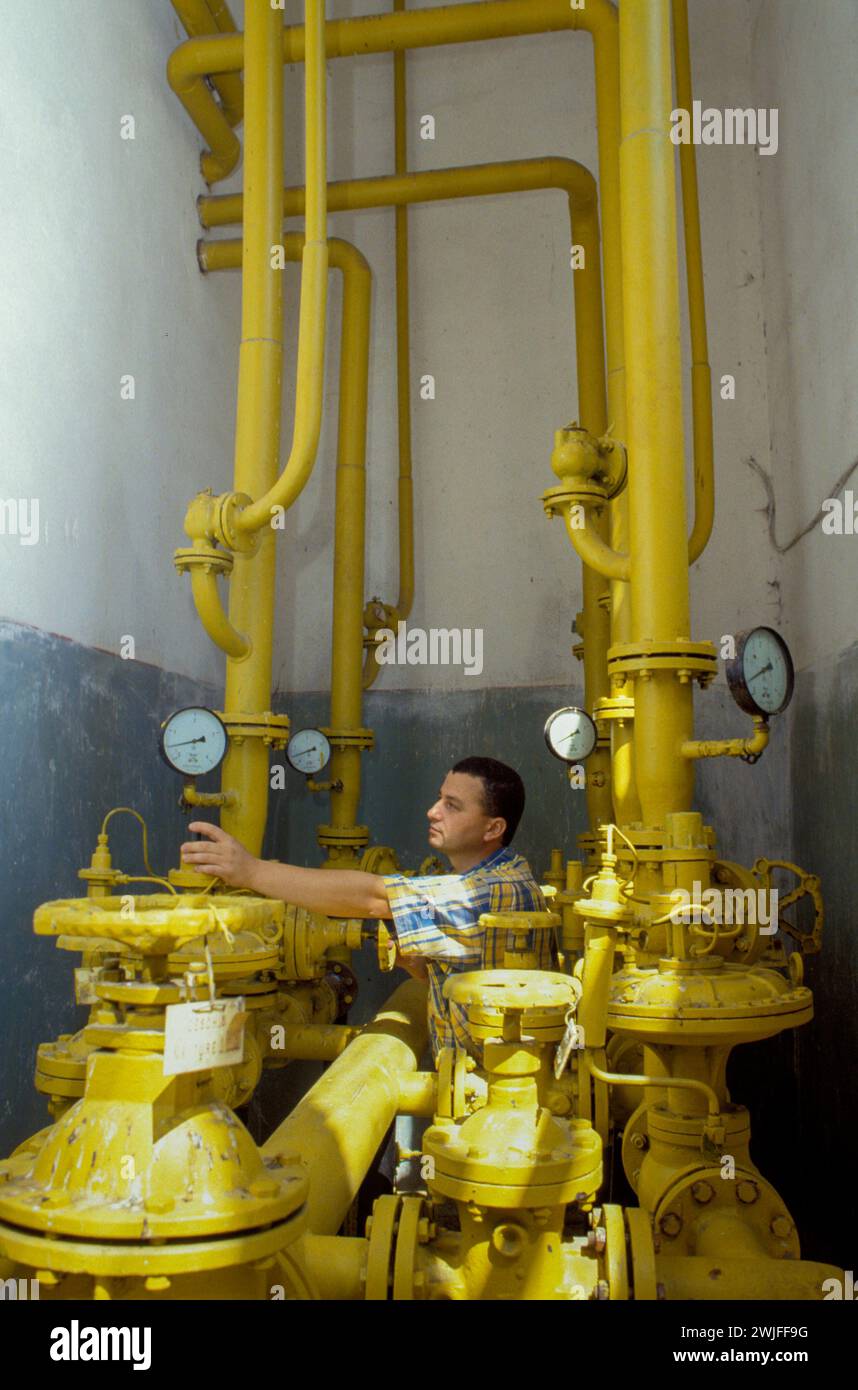 Rumänien, Sibiu, Kraft-Wärme-Kopplungsanlage des niederländischen Unternehmens NUON und der Stadt Sibiu. Turbinen werden mit Gas betrieben und versorgen 1800 Menschen mit heißem Wasser für Wärme Stockfoto