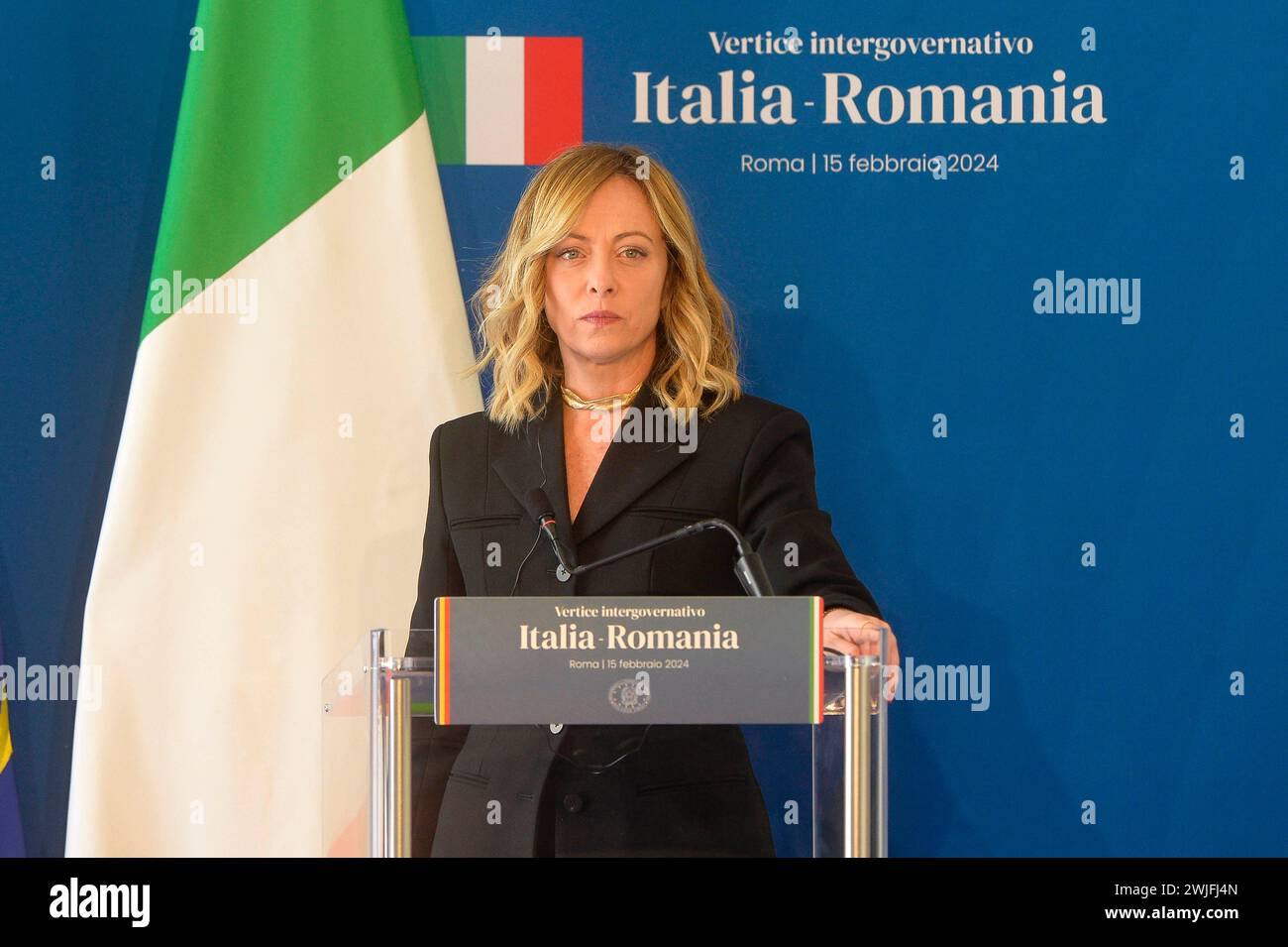 Italien, Rom, 15. Februar 2024: Gipfeltreffen Italien - Rumänien, im Bild Premierminister Giorgia Meloni erhält den rumänischen Premier Foto © Stefano Carofei/Sintesi/Alamy Live News Stockfoto