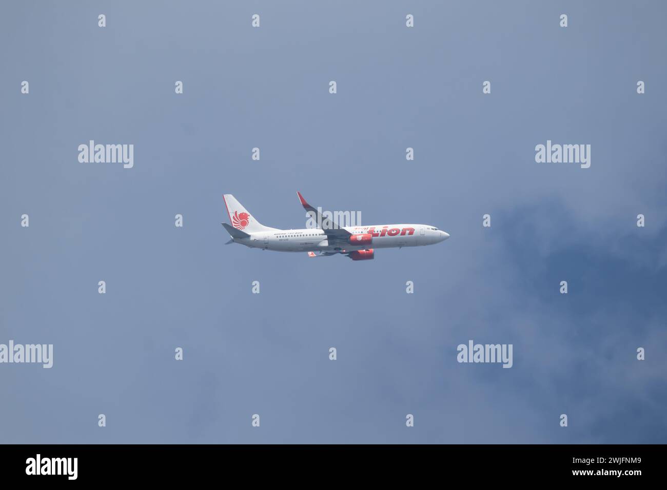 Chiangmai, Thailand - 8. November 2023: HS-LUZ Boeing 737-800 der Thai Lionair Airline. Fahren Sie vom Flughafen Chiangmai nach Bangkok. Stockfoto